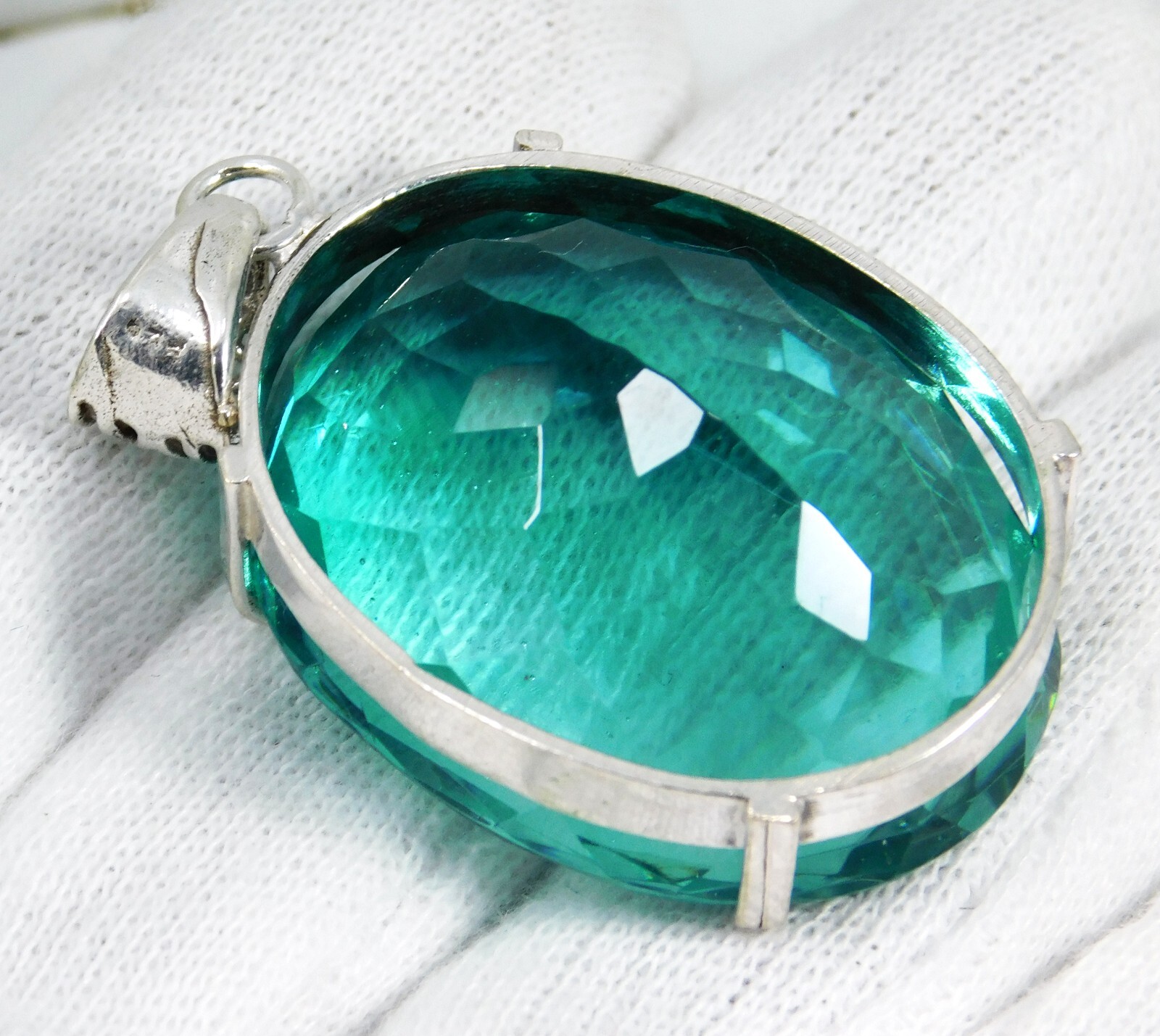 Certified, Natural 138.20 Ct Excellent Blue Aquamarine Pendant Oval Cut Gemstone