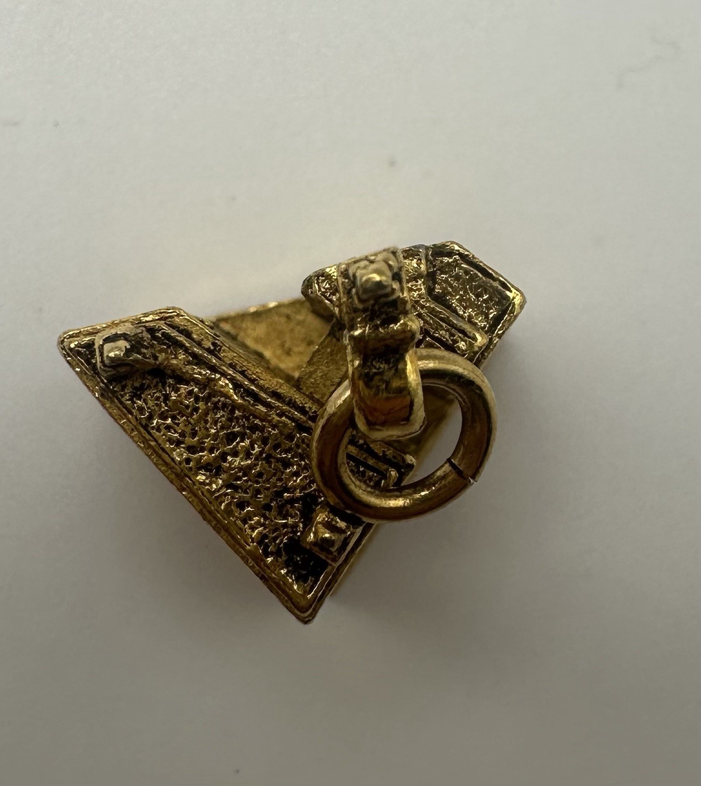 Vintage Kinney 3D Wrigley Building Chicago Illinois Gold Plated Travel Charm