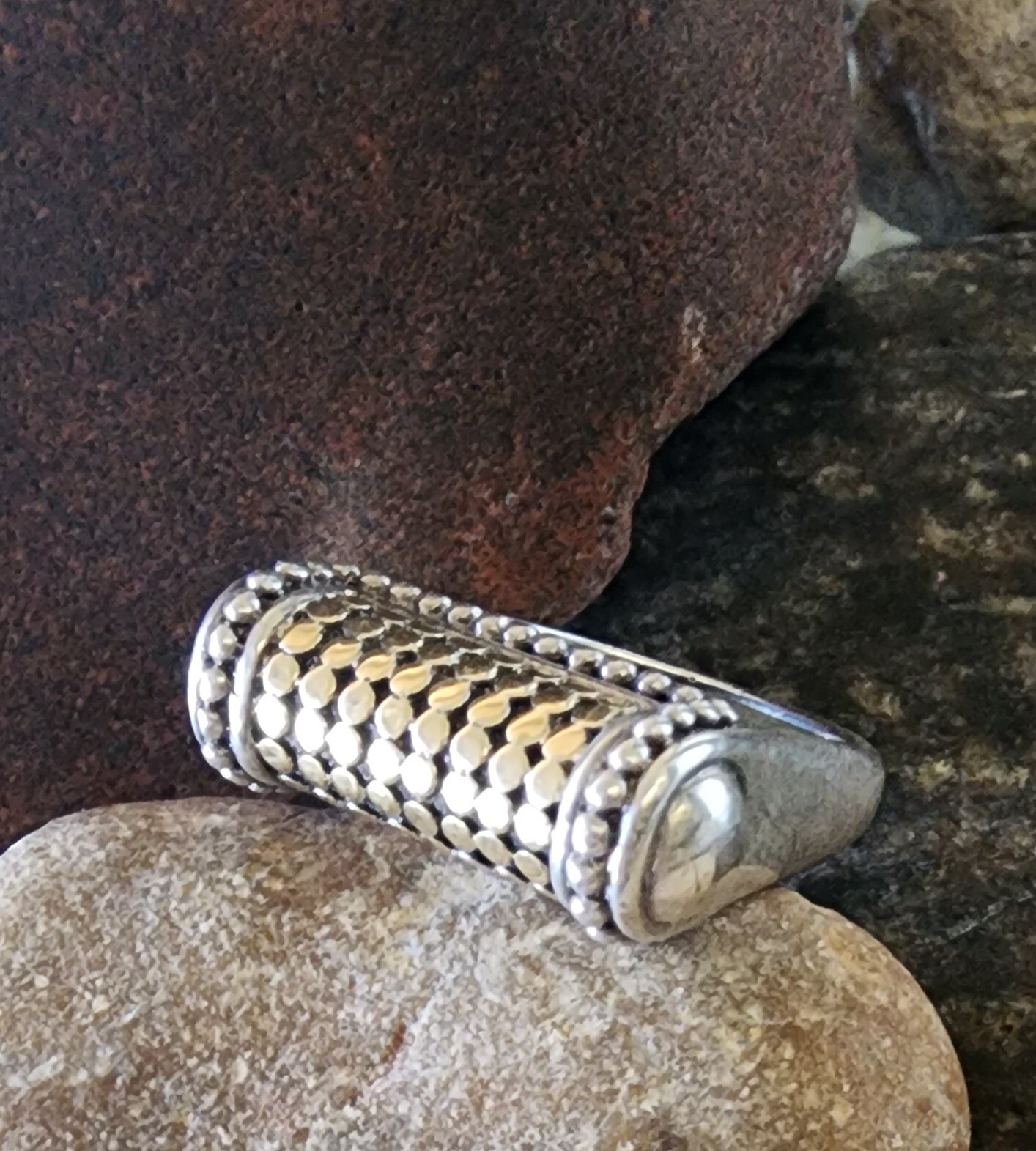 John Hardy Dotted 18kt Gold and Sterling Silver Band ring 9.99 Grams, Sz 7