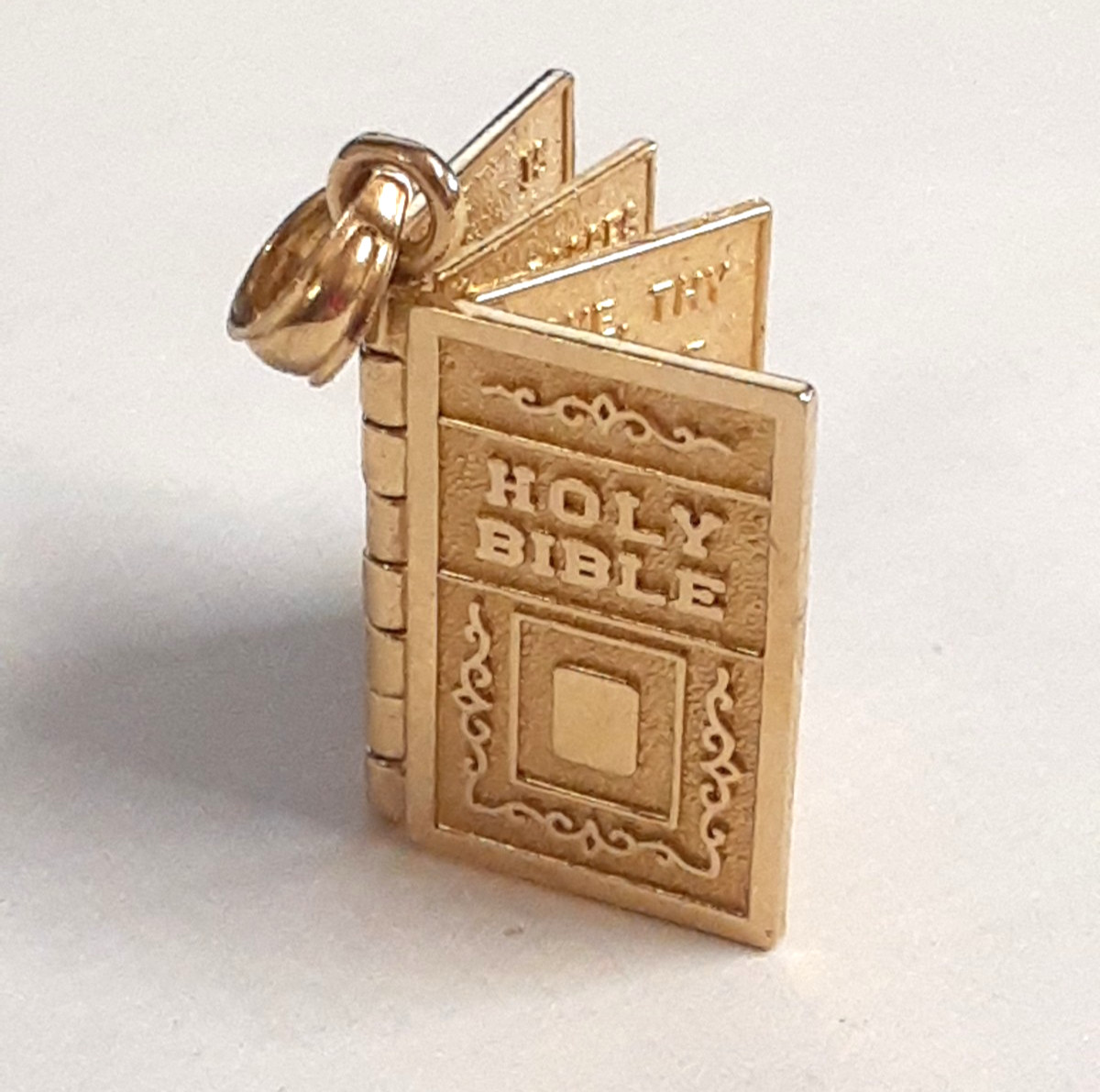 (RI4) 14k Yellow Gold Holy Bible Pendant / Charm (3.2 Grams) Size 3/4″