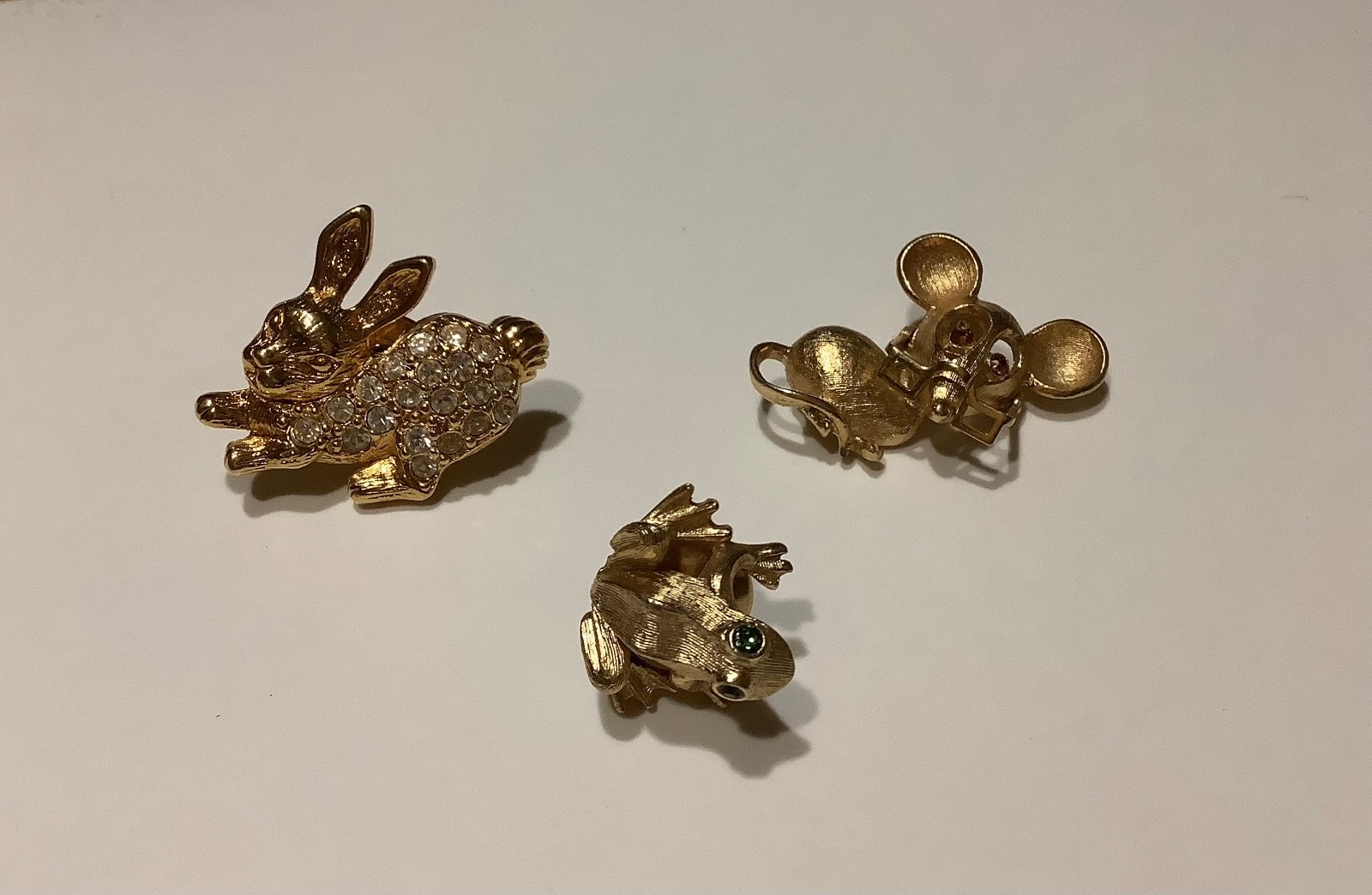 Vintage AVON Animal Lot of 3 Gold Tone Lapel Pin Mouse Frog Bunny Rabbit Brooch