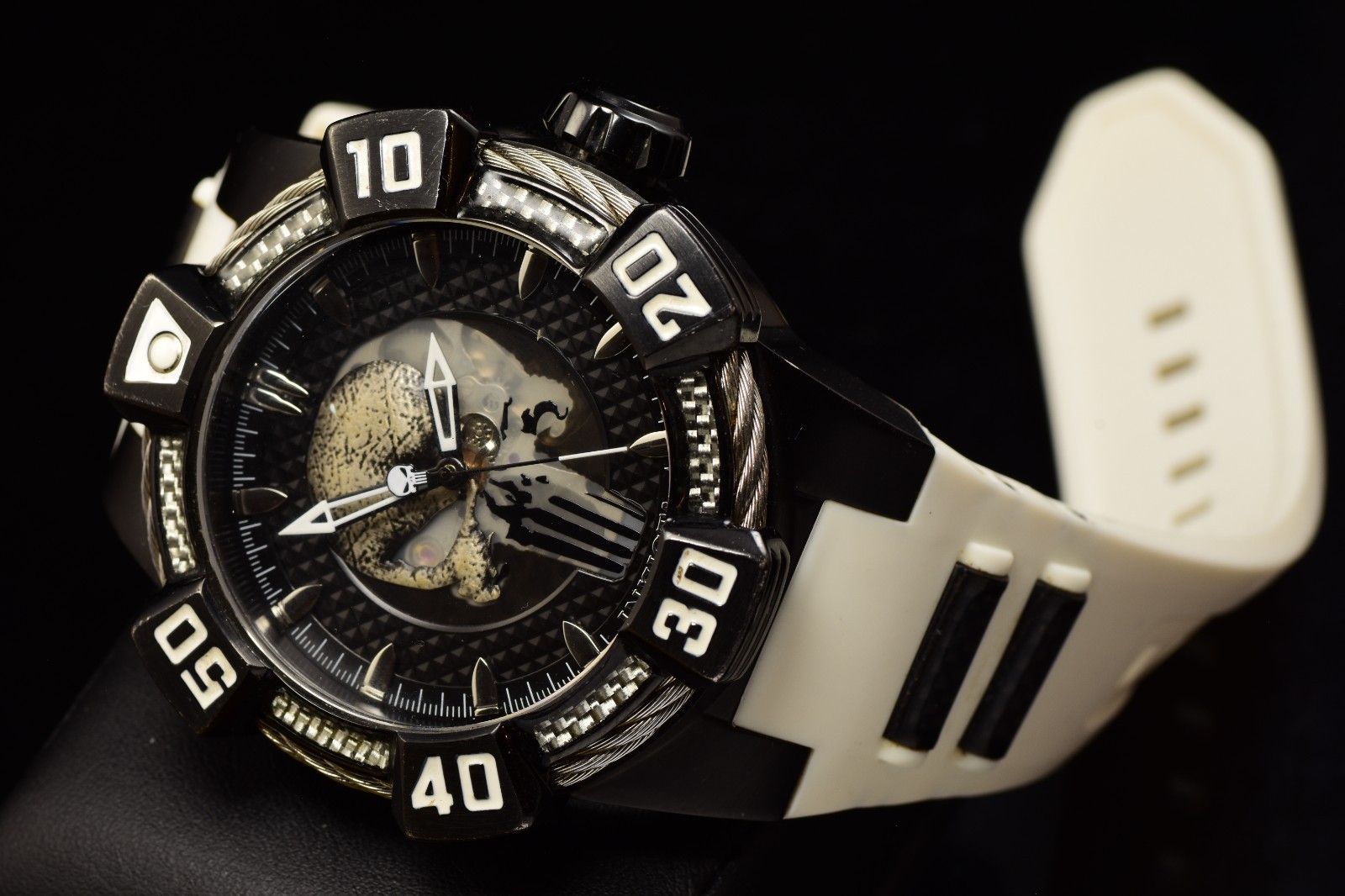 Invicta Men’s Marvel PUNISHER Black/ White Automatic LTD ED 0269/4000 Watch