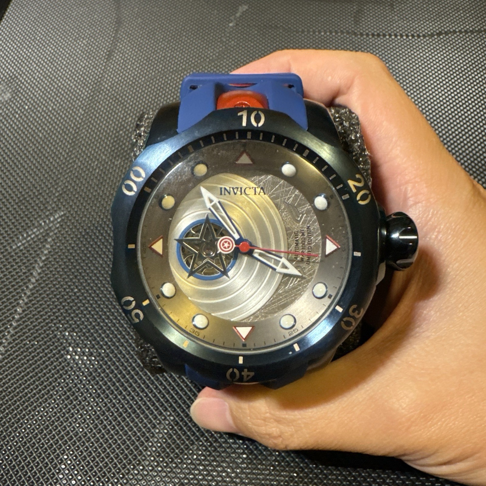 Invicta 26062 Mens Marvel Captain America Limited Ed 0331/3000 53.7MM Automatic