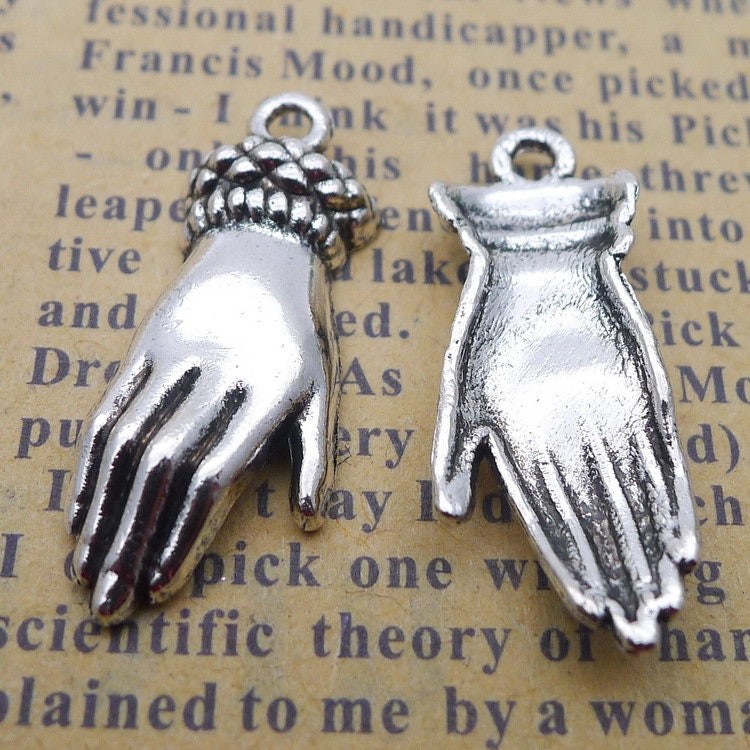 15 or 40PCS Antique Silver Tone Metal Hand Charm Pendant JHS155