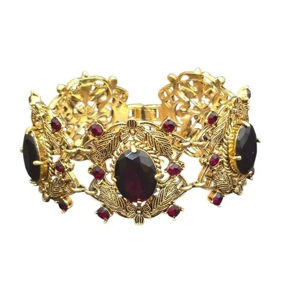 Sequin Nordstrom Women’s Gold Tone Red Statement Bracelet NWT