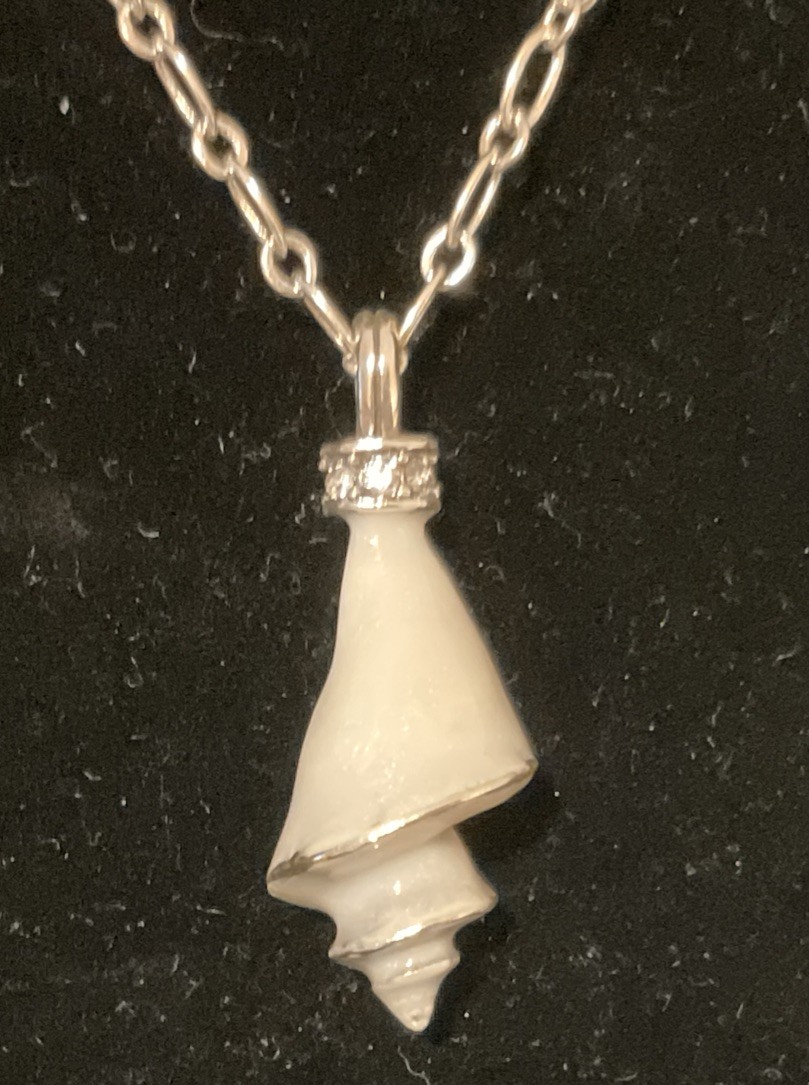 BRIGHTON NWT BEACHCOMBER WHITE ENAMEL CRYSTAL SHELL PENDANT NECKLACE RP:$78.