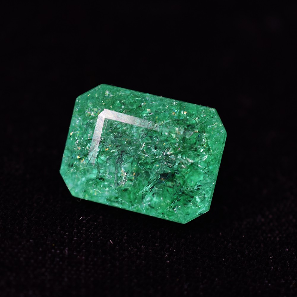 Natural Certified Emerald Cut 20.3 Ct Gemstone Green Emerald Unique Stone