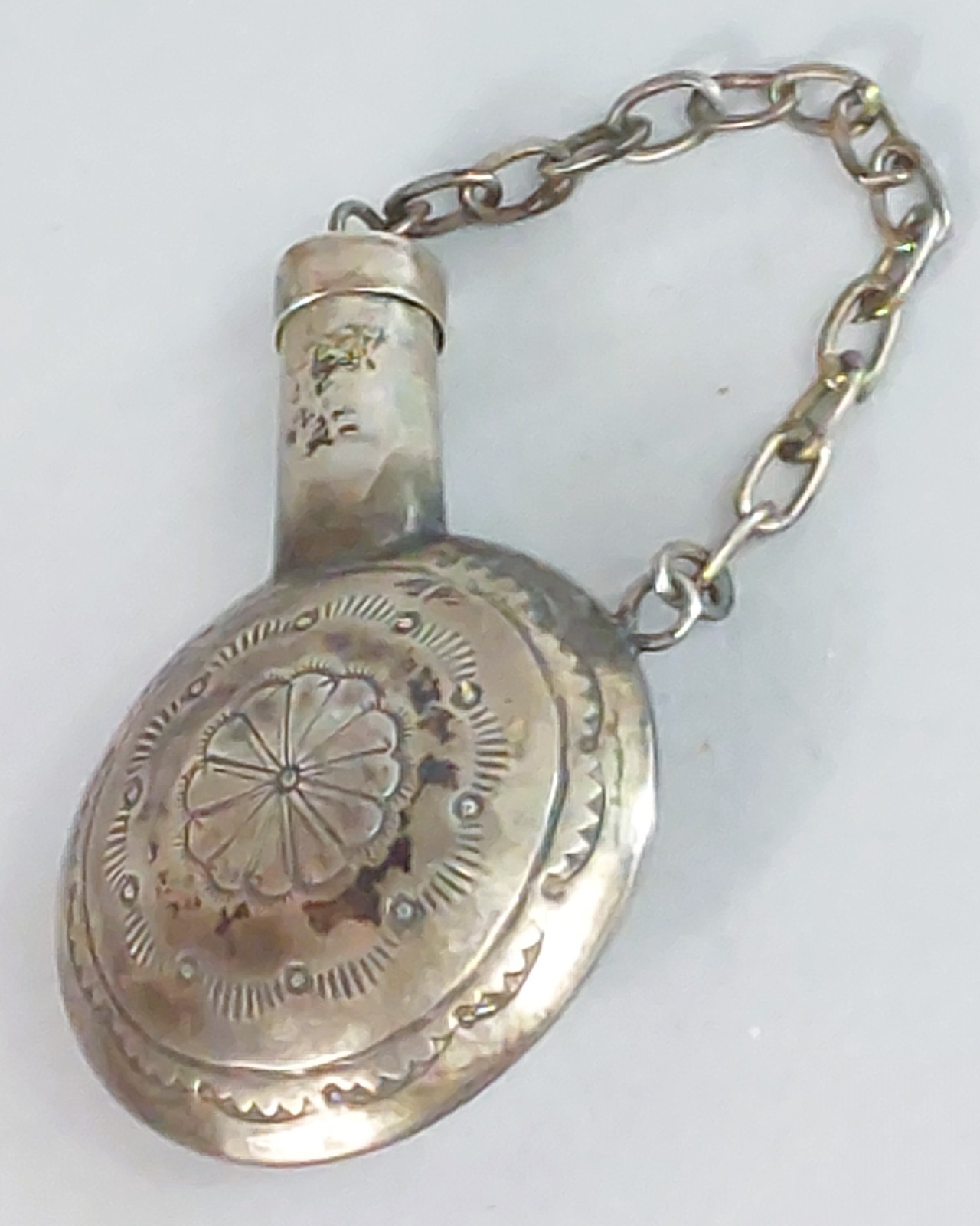 Vintage Navajo STERLING SILVER NAVAJO CANTEEN flask tobacco -2.5/8″ Tall