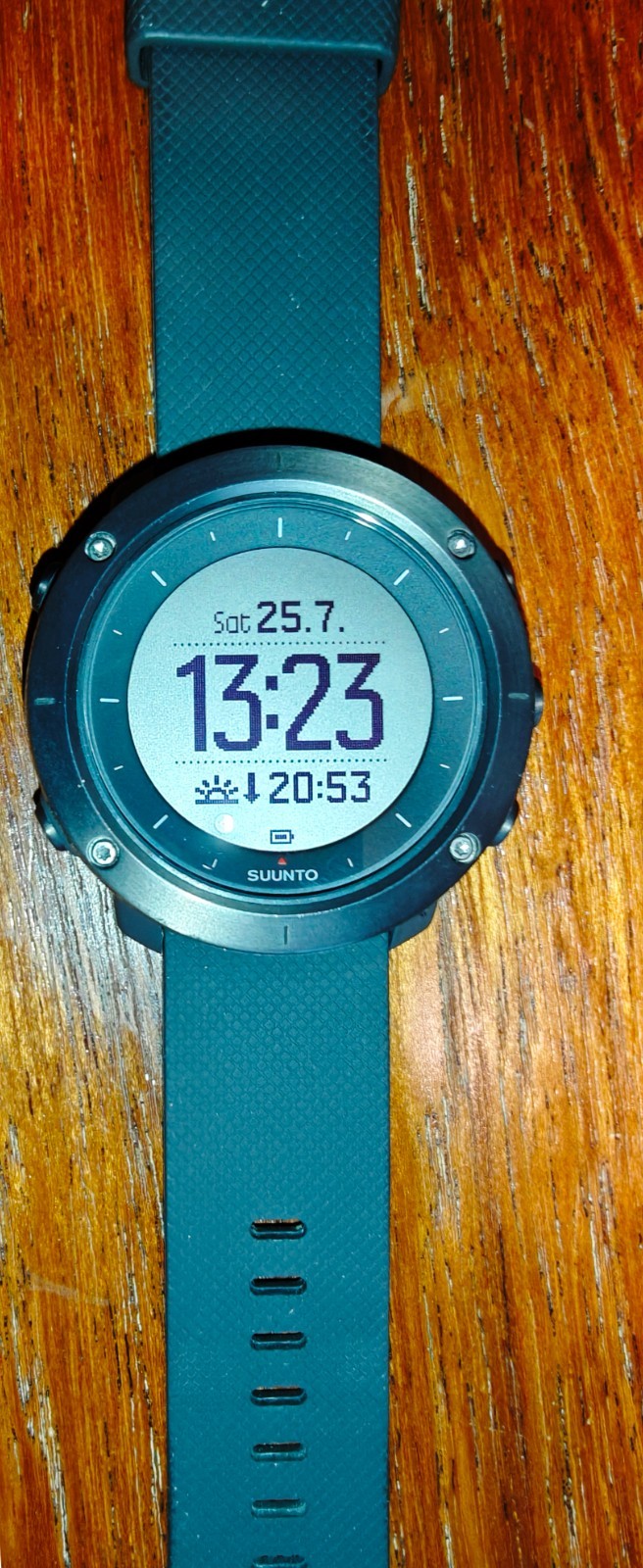 Suunto Traverse Graphite Gray Men’s Watch – SS022226000 – OW151