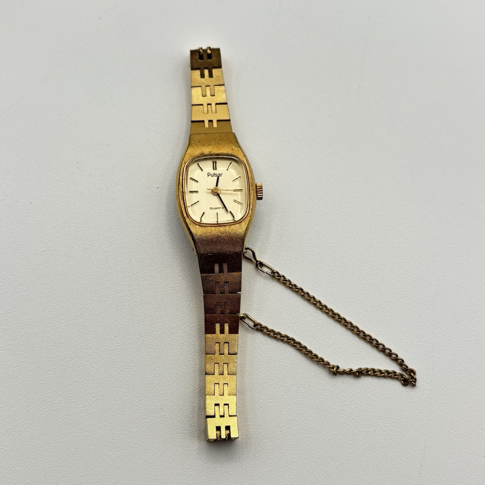 Pulsar V231-5190 Vintage Ladies Gold-Tone Watch Champagne Dial With Safety Chain