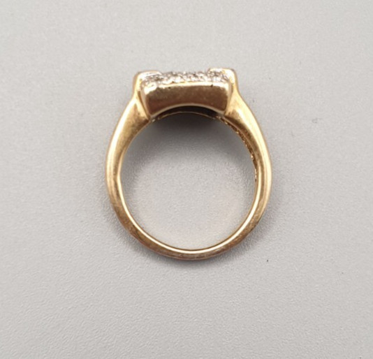 Vintage Ring Gold Plated? with gemstones metal & stones unknown
