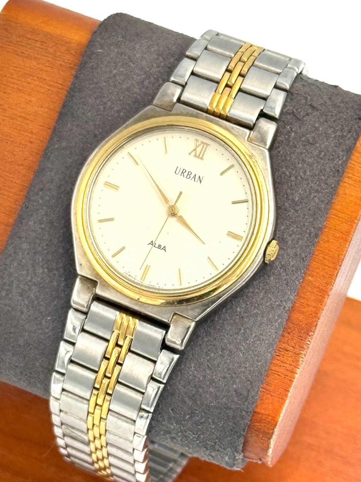vintage seiko alba urban 30mm Men Quartz Watch V701-6450 New Battery -f966