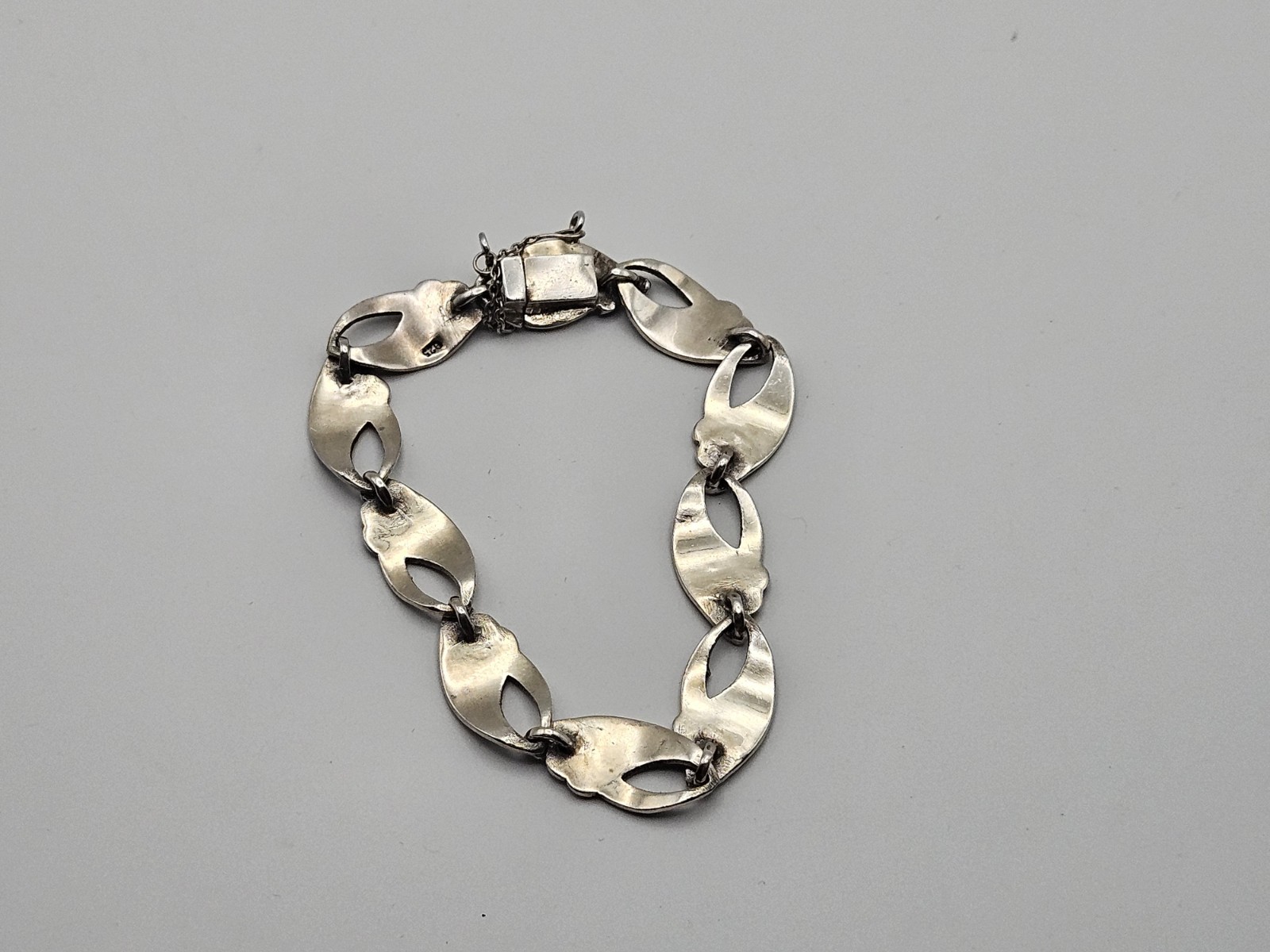 925 Vintage Marcasite Bracelet Size 7.25 Box Clasp With Safety Chain.