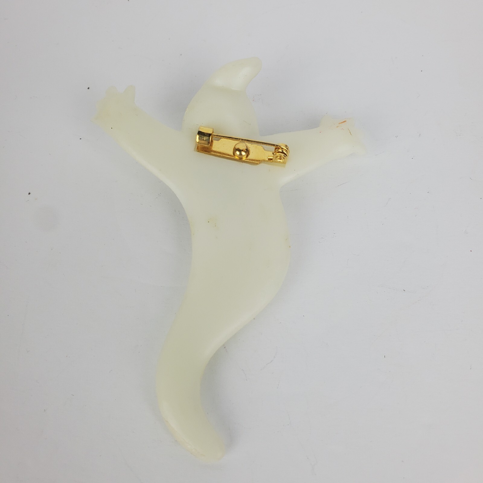 Vintage Hallmark Plastic Resin Ghost Purple Bow Halloween Brooch Pin Jewelry