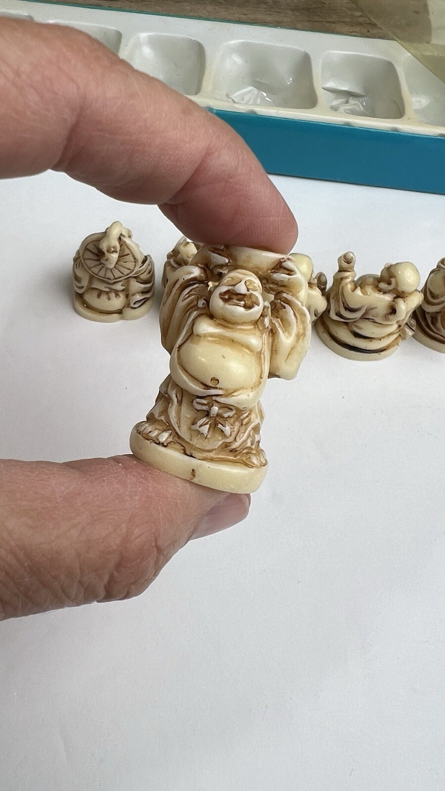 6 Piece Resin White/Brown Carved Buddha Face Head Pendant Amulet Necklace 🤎