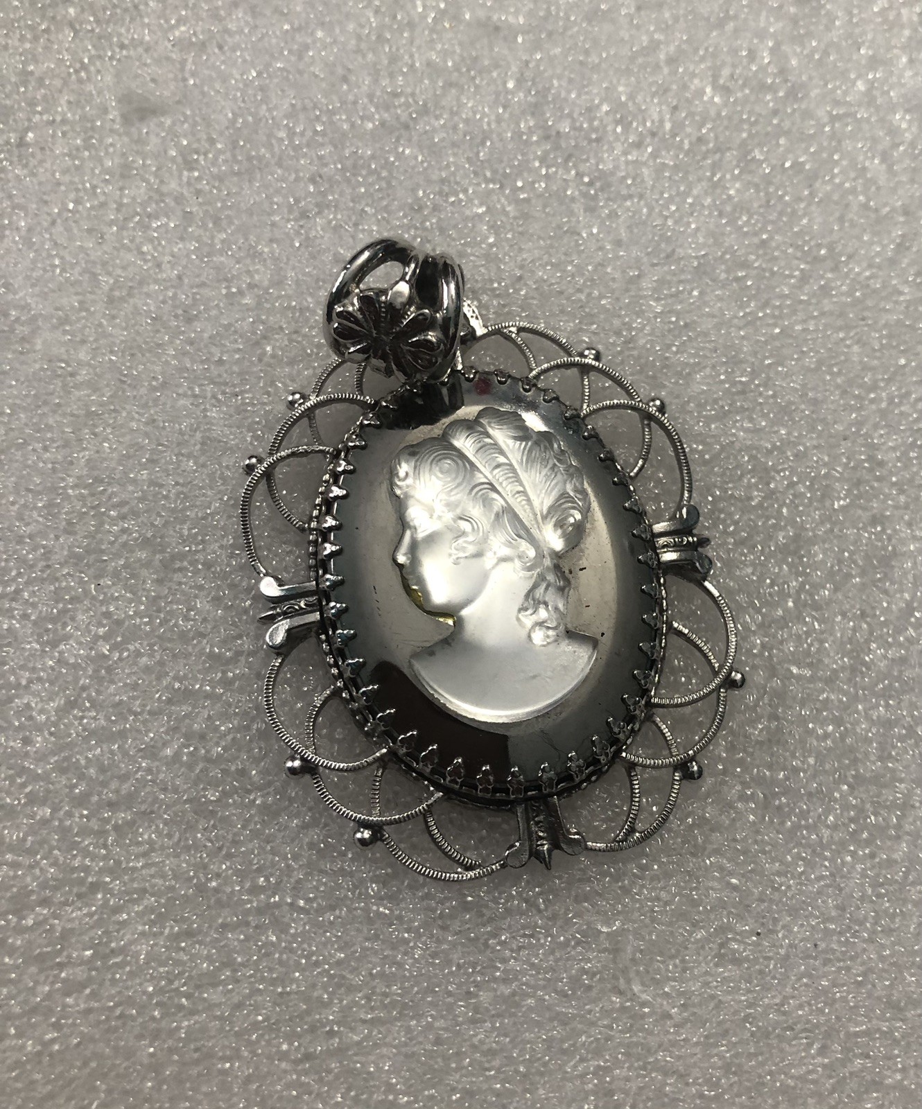 Silver Colored Silhouette Necklace Pendant Costume Jewelry GS50C23 667