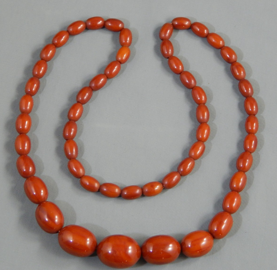 Vintage Marbled Butterscotch Egg Yolk Bakelite Olive Bead Necklace 24″ ~ 46g