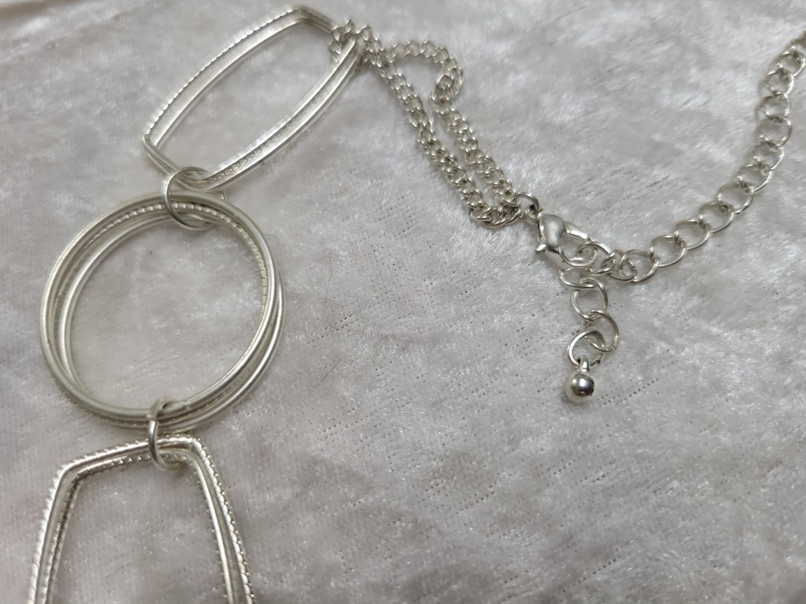Necklace Silver Tone Shapes and Large Links Necklace 30″