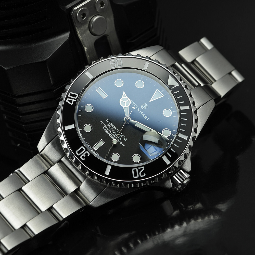 New Steinhart Ocean One 39mm Black Ceramic Automatic Swiss Diver Watch 103-0981