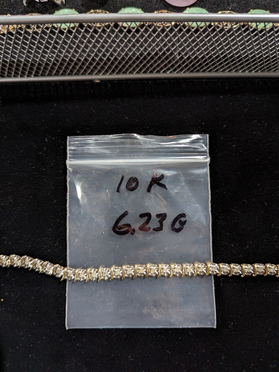 10K Two-Toned Natural Diamond Tennis Bracelet Gold 6.23 grams, 7 Inches