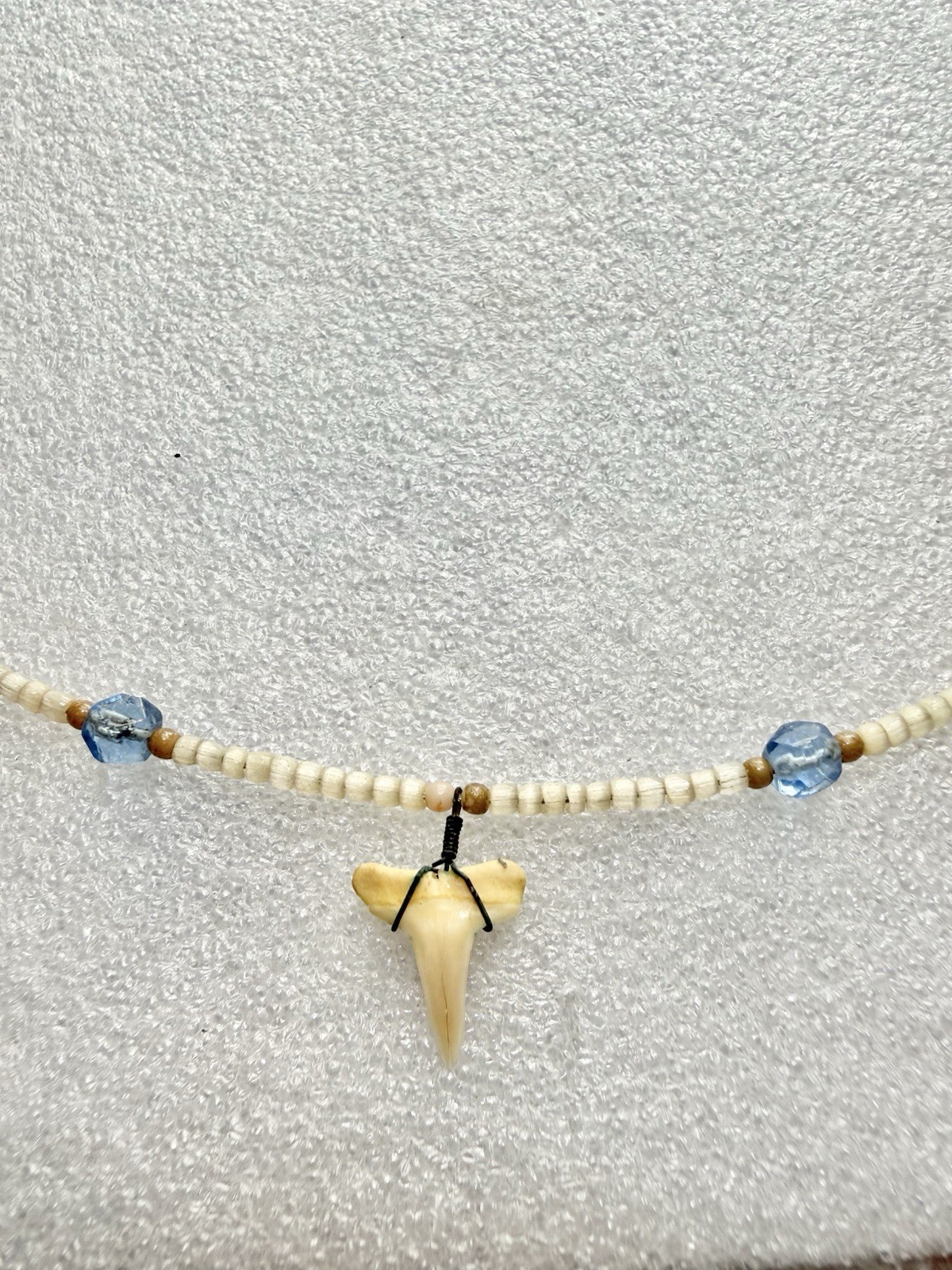 Vintage 1970s HEISHI With 3 Genuine Shark Teeth & Blue Gem 18” Necklace