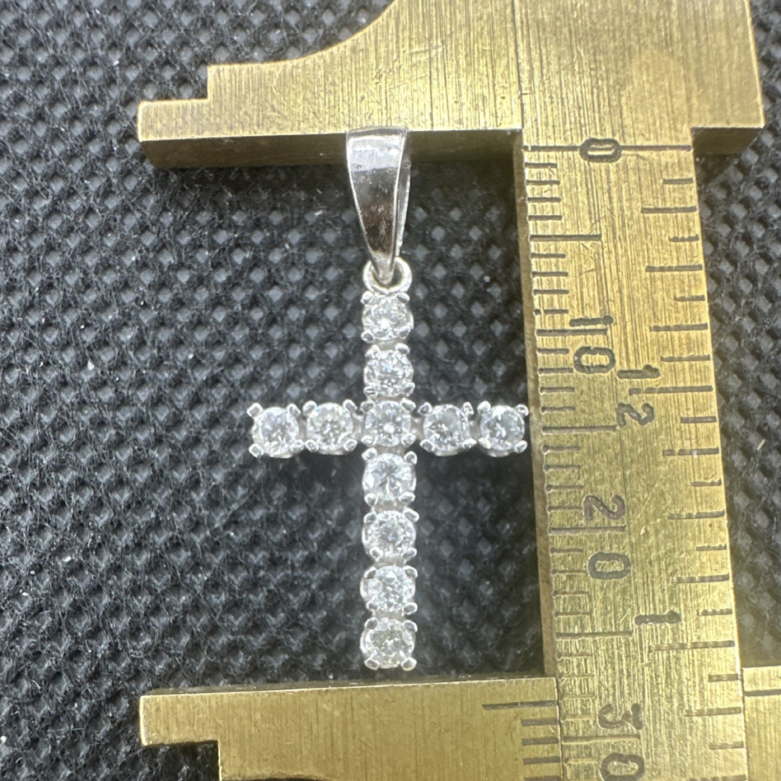 White Gold 14k 1.15 gms.Cross Natural Diamond 0.50 Cts.G sI 2 I 1. 1 inches long