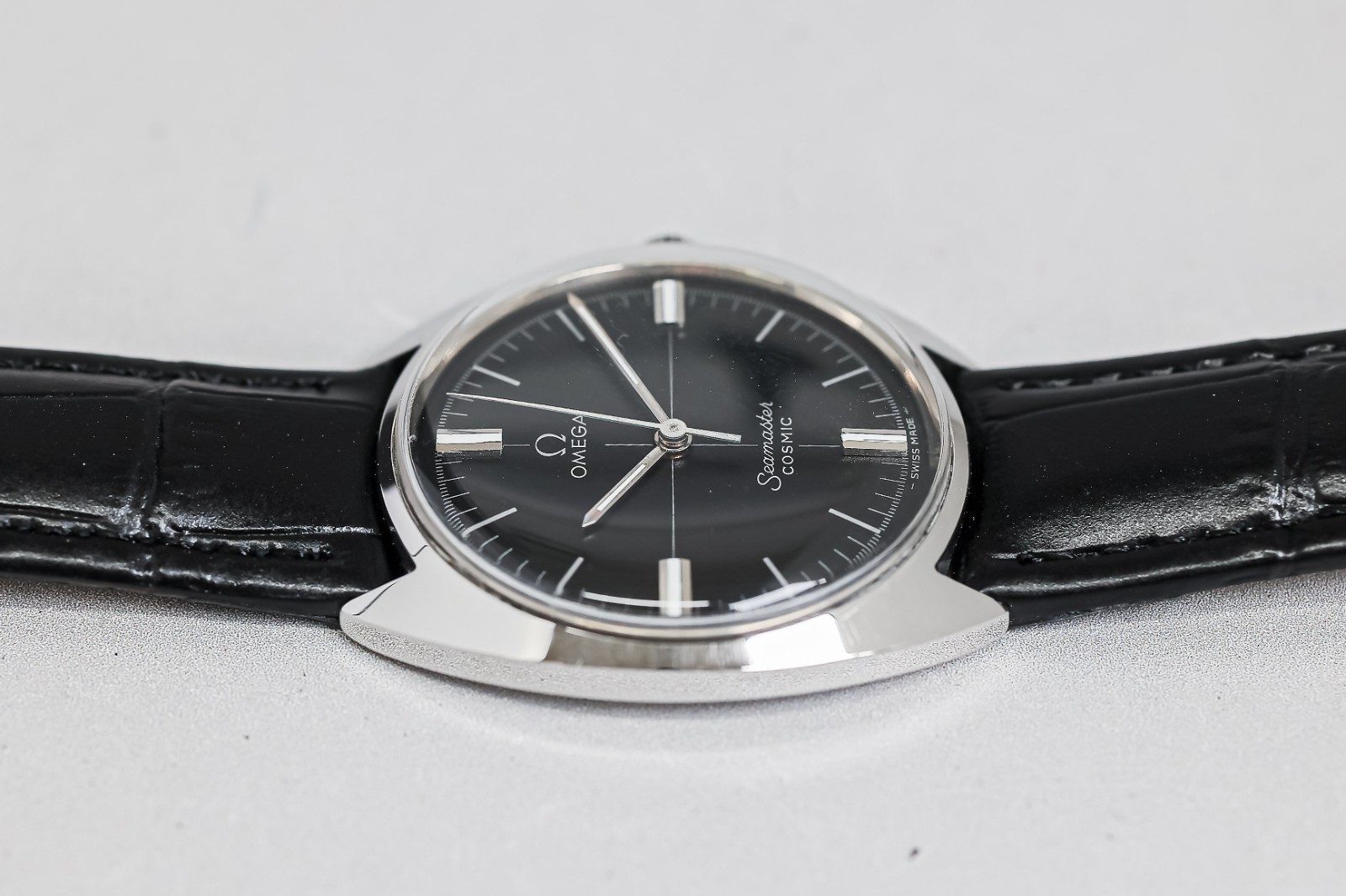 *MINT* Vintage 1960s OMEGA Seamaster COSMIC TOOL.105 Hand Winding Black 33mm Men