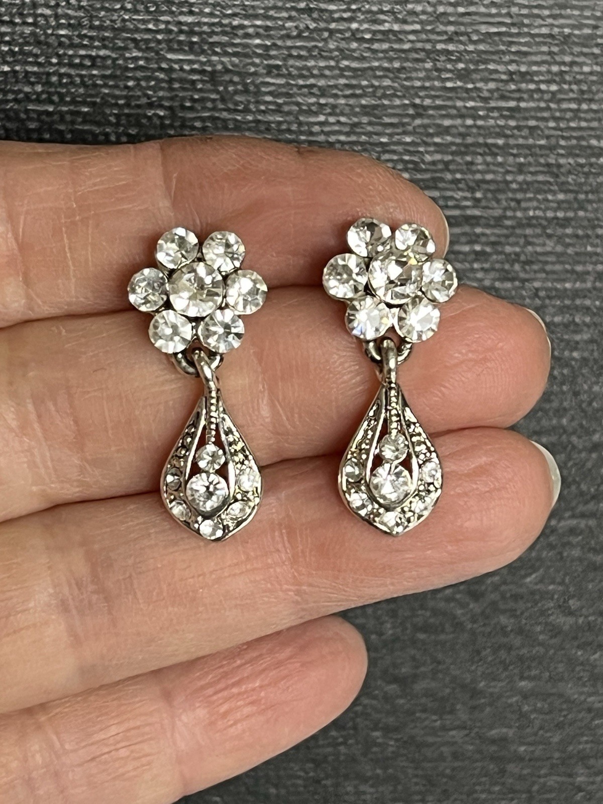 Vintage Necklace and Earrings Set Jewelry Floral design all occasion Gift