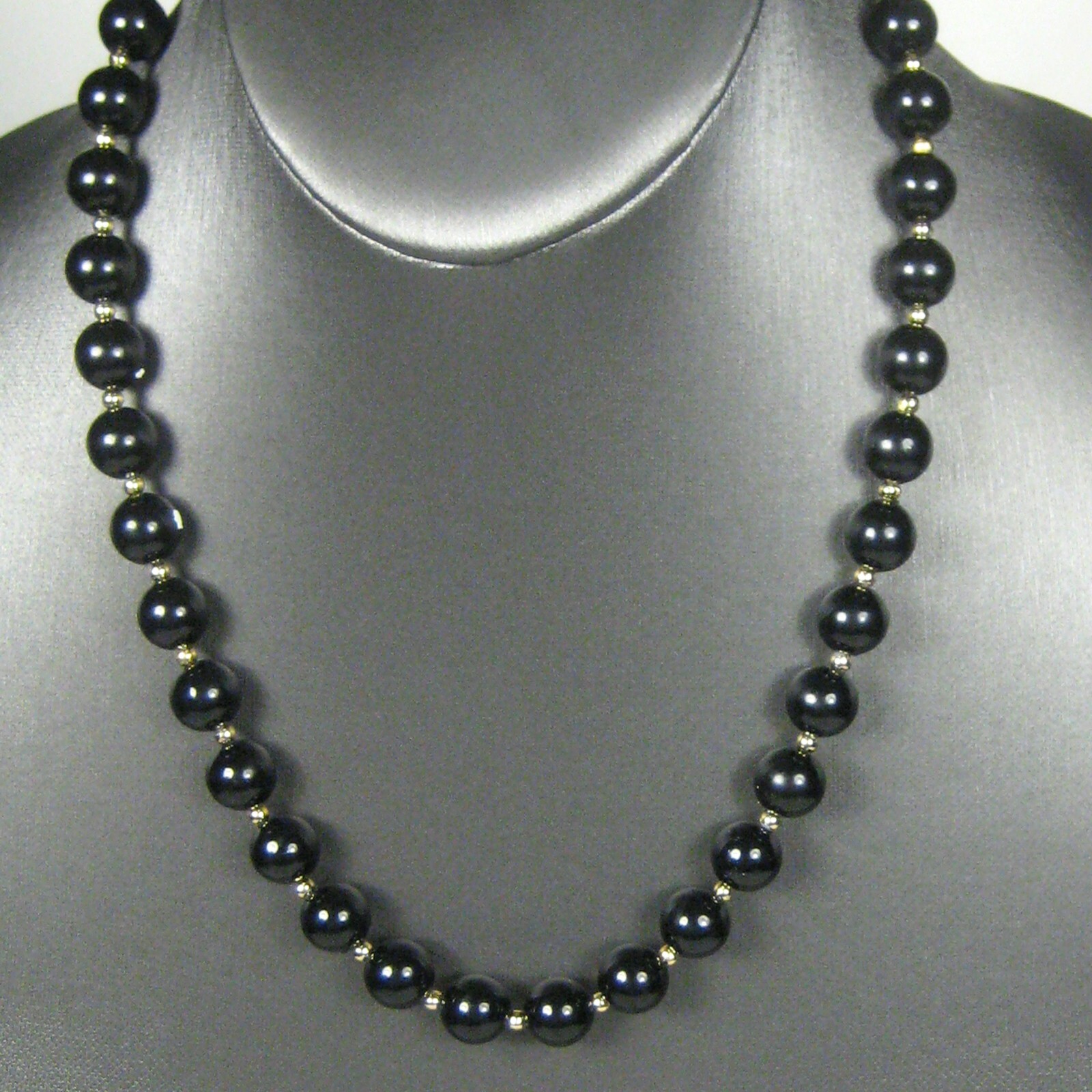 Necklace Womens Strand 20 Inch Black Plastic Beaded Goldtone Classic String
