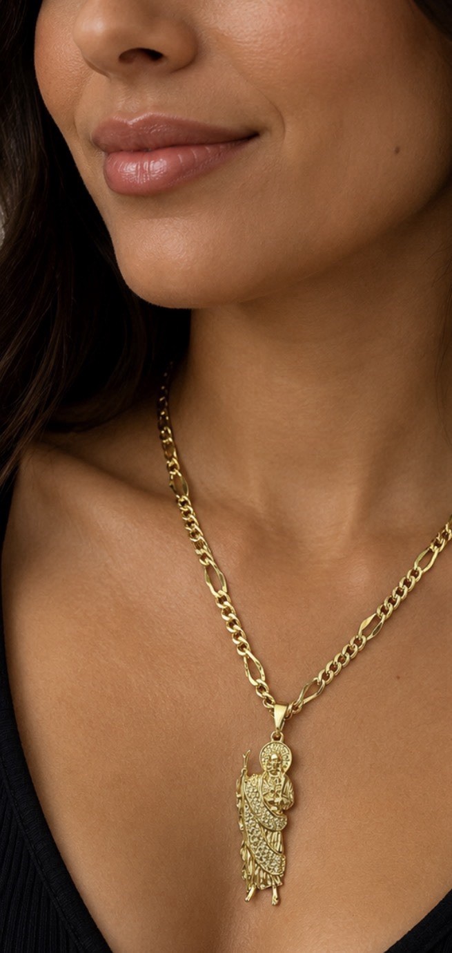 Gold plated Figaro none tarnished Charm Pendant Necklace Lobster Closure