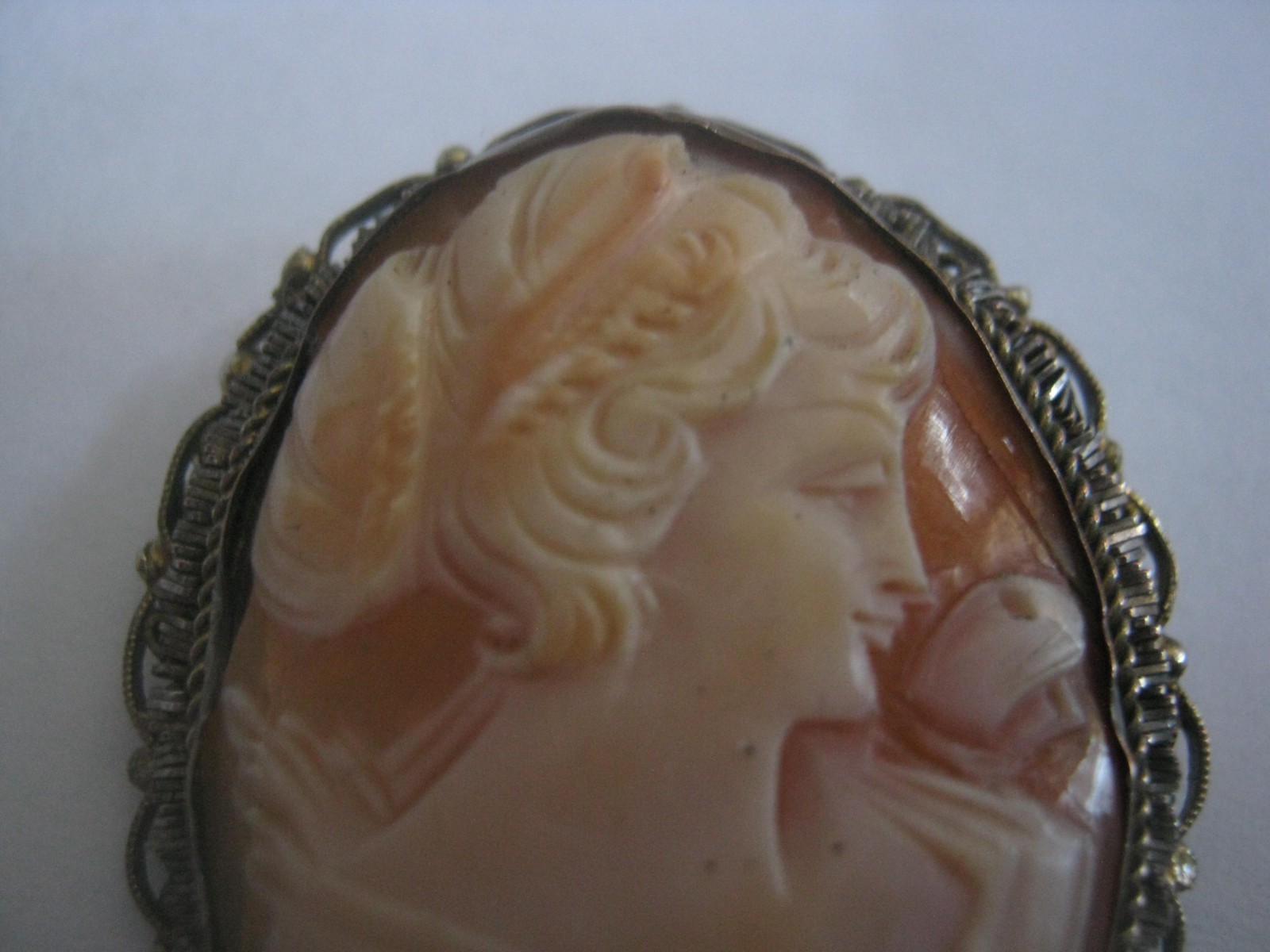 Pretty Lady Carved Shell Cameo 1.75″ Brooch/Pendant Fancy Hair & Dress LQQK!