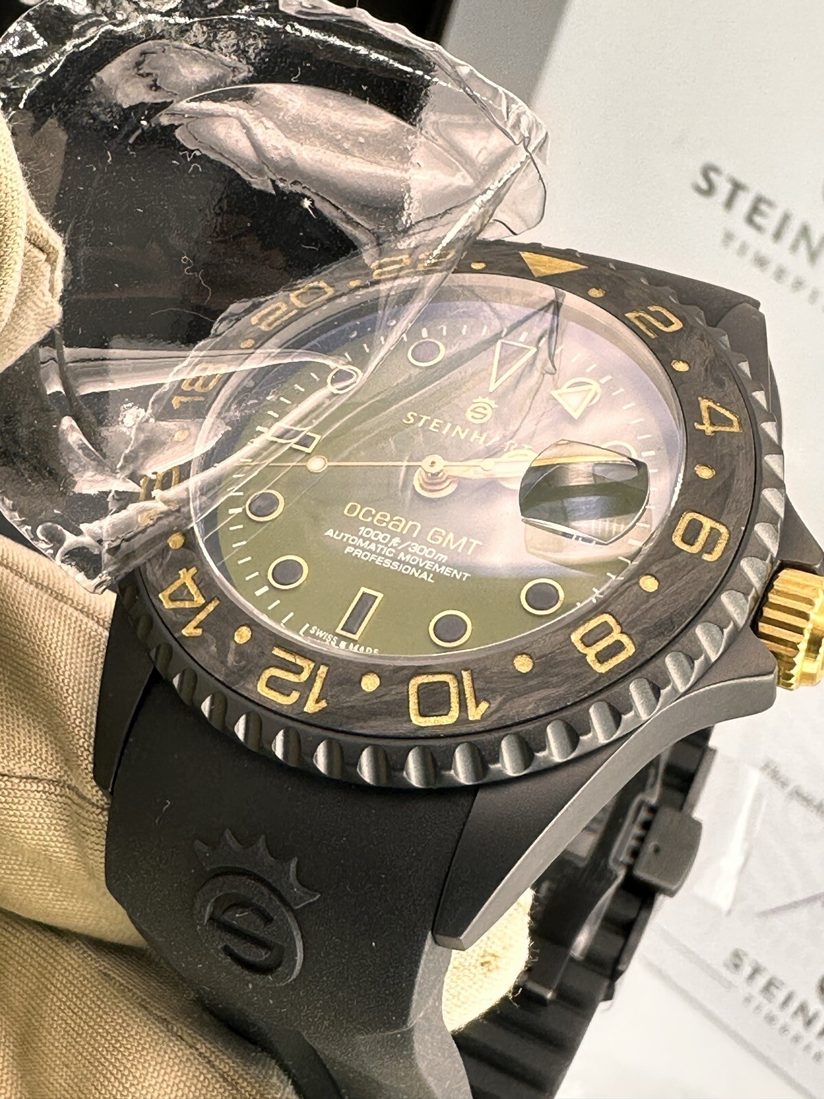 Steinhart Ocean One GMT Military Ceramic Bezel 300M 42MM Limited Edition 2xStrap