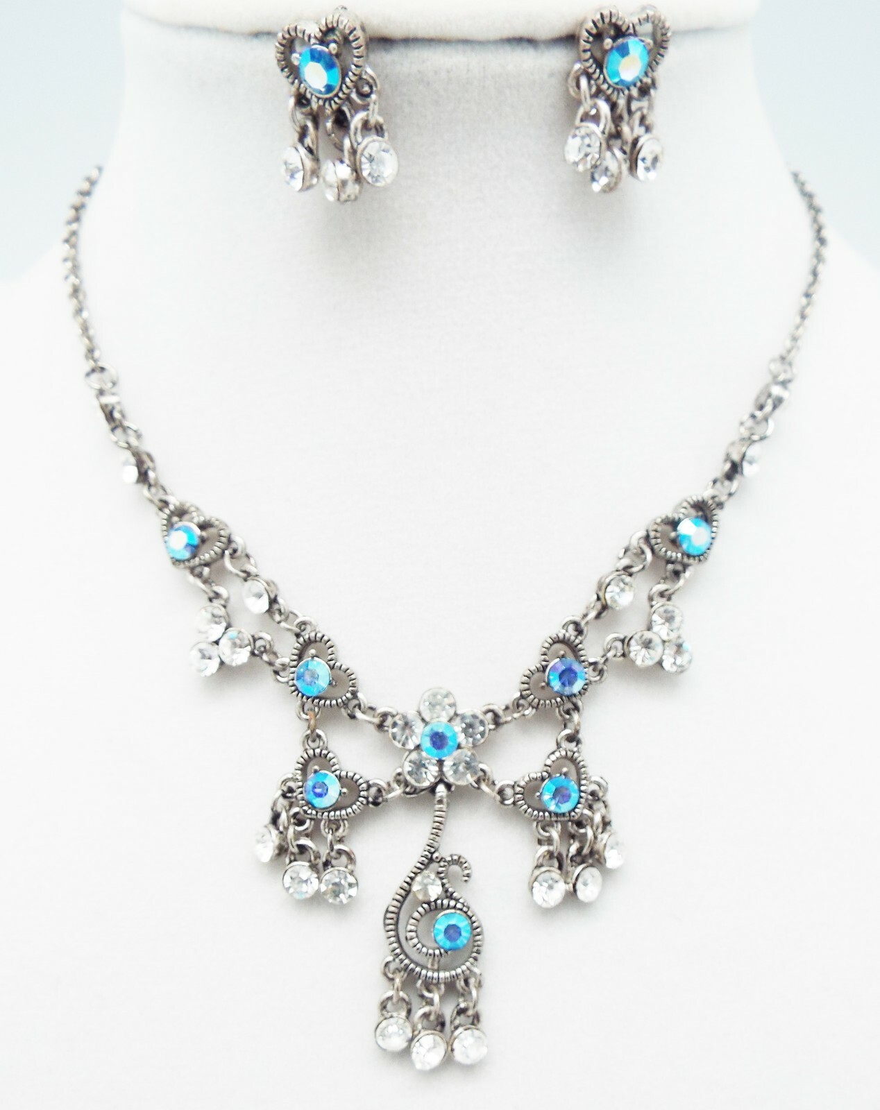 DESIGNER INSPIRED 18 in BLUE CLEAR CRYSTAL SILVER FLORAL DROP JEWELERY SET NEW