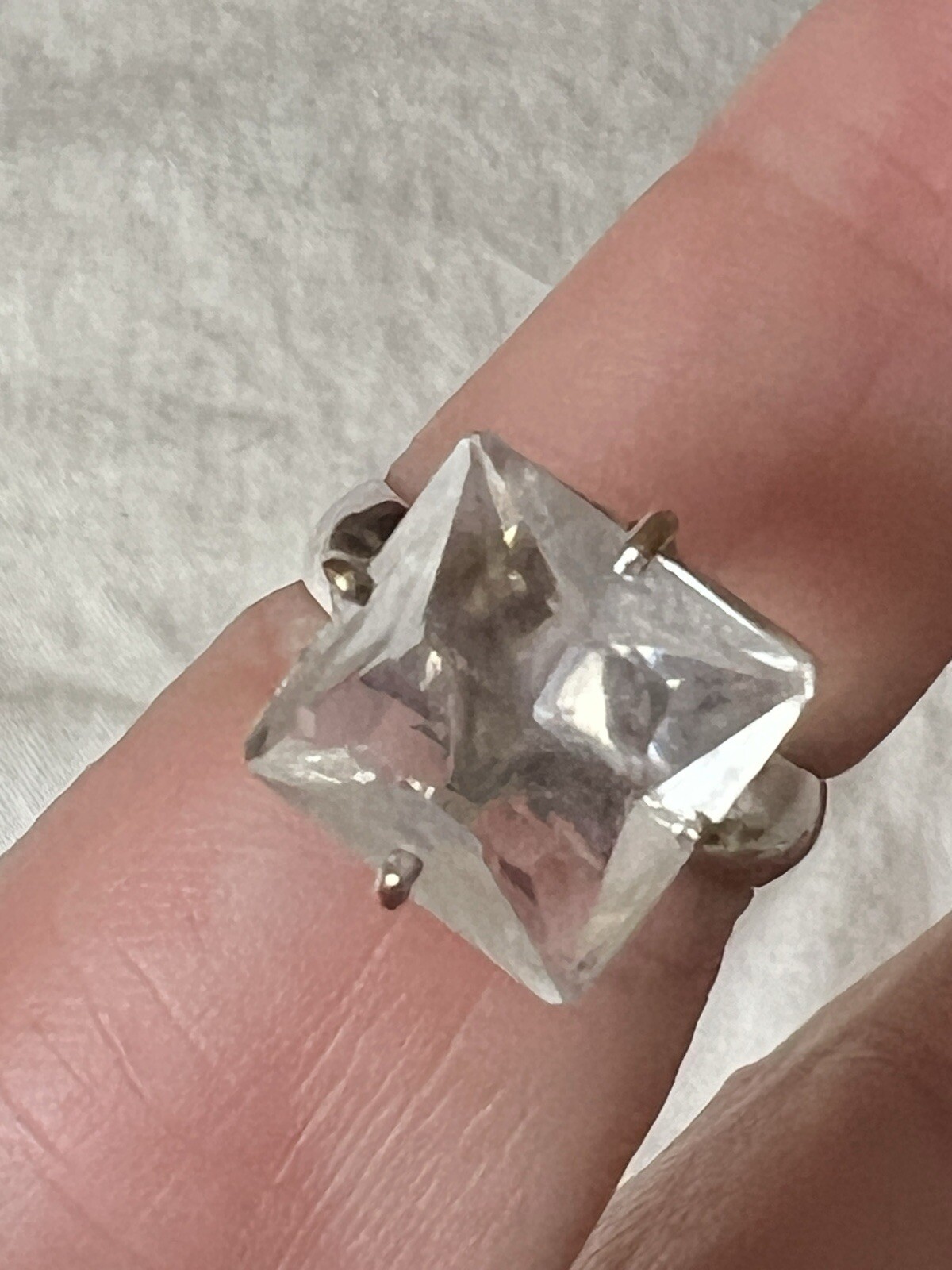 Vintage 18k White Gold Different Stone Cut Sapphire Tower Cocktail Ring Size 7