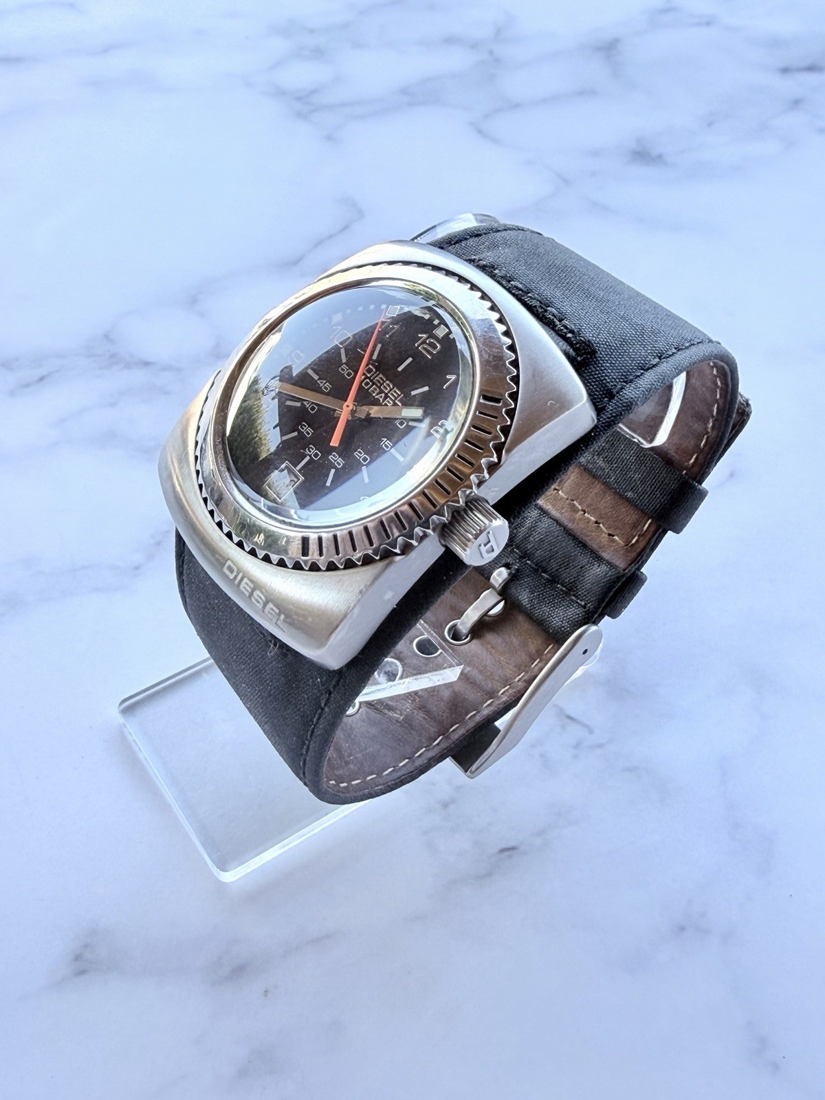 Diesel DZ2048 Men’s Watch Vintage Y2K Oversized Black Dial Quartz Wristwatch