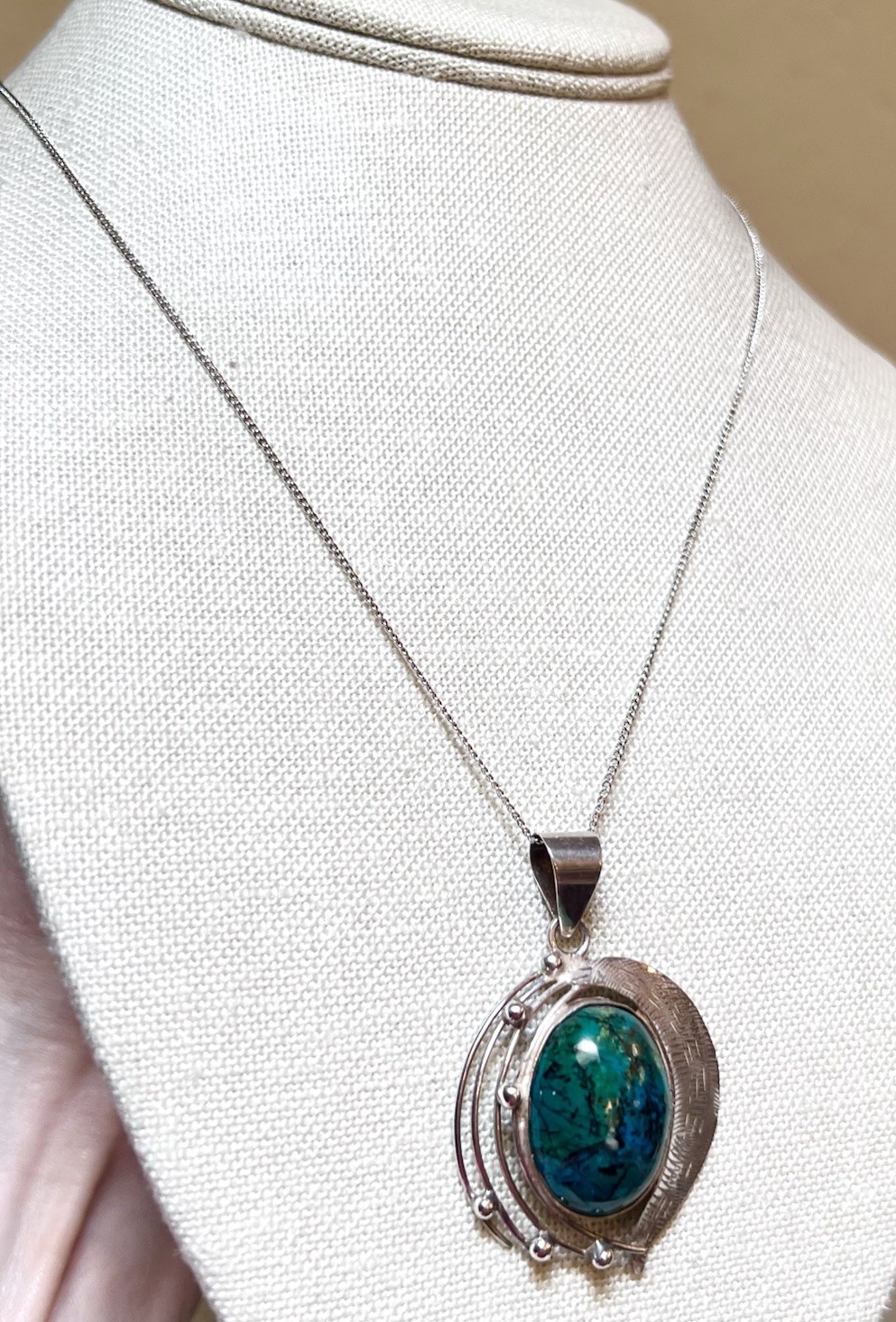Beautiful Vintage Artisan/Studio Ornate Sterling Silver & Chrysocolla Necklace