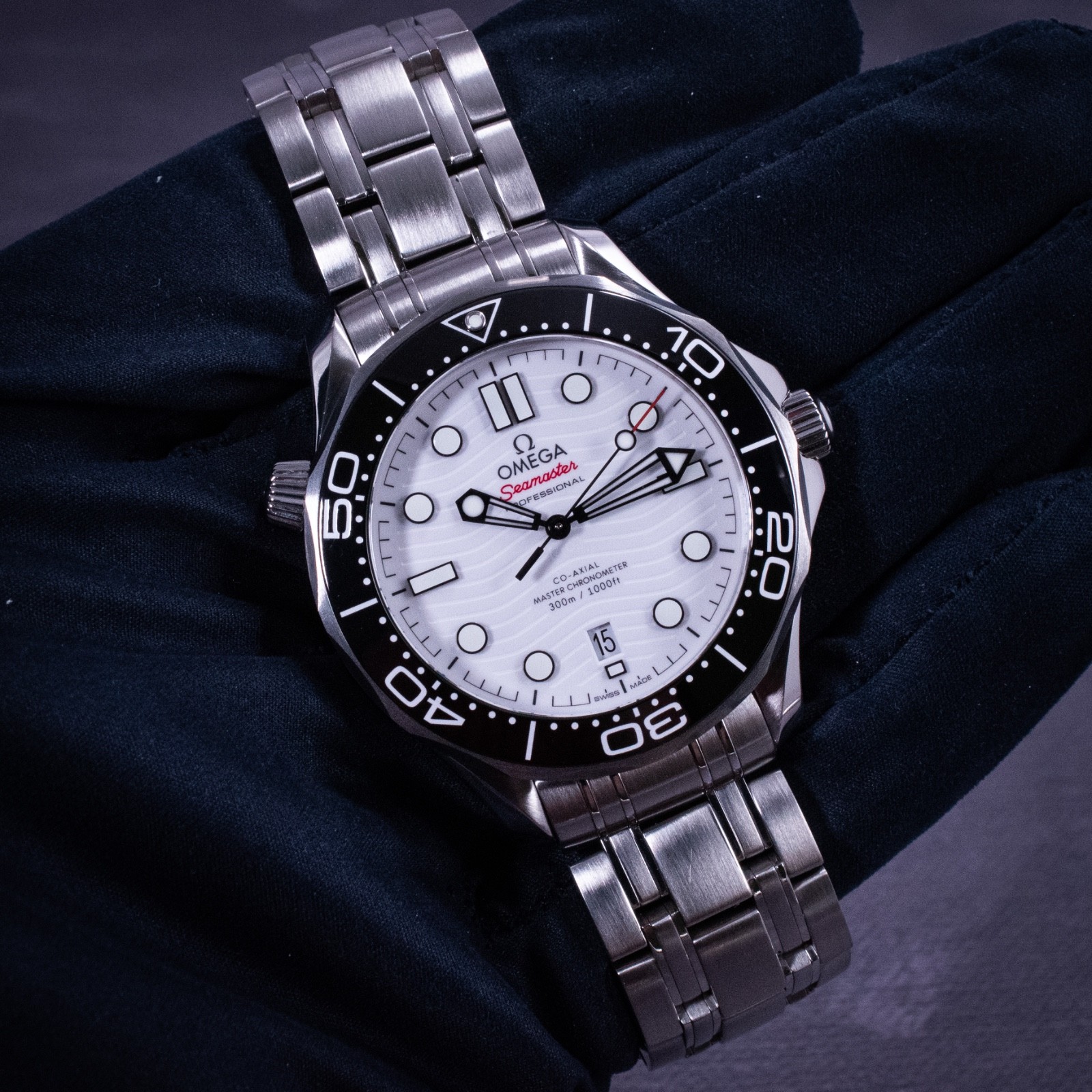 Omega Seamaster Diver 300M White Dial 42mm, Ref. 210.30.42.20.04.001 w/ B&P