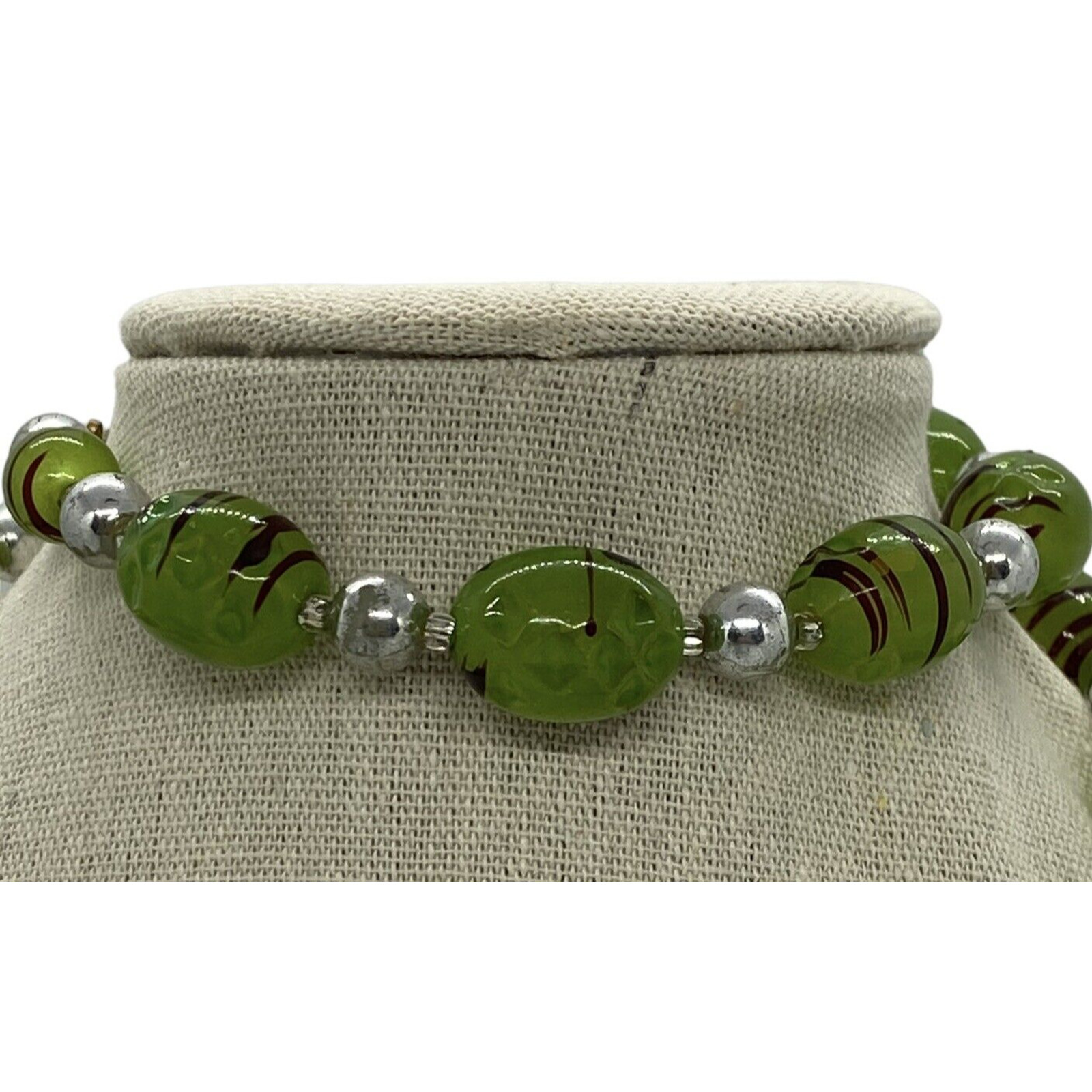 Fashion 33″ Strand String Necklace Green Black Silver Plastic Beads Swirl Design