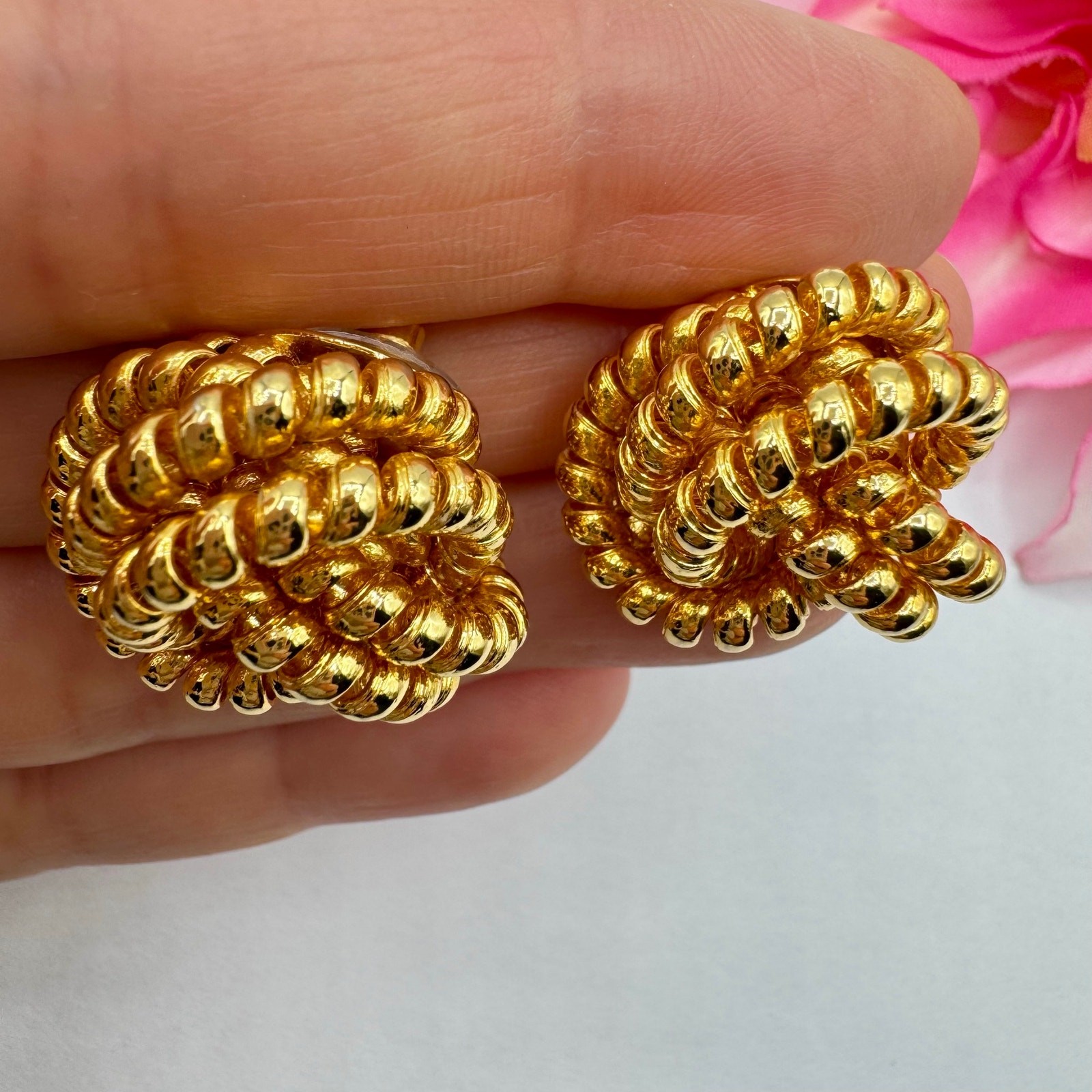 Vintage Chunky Coiled Yarn Ball Stud Earrings In Gold Tone 80s Big Bold Classic