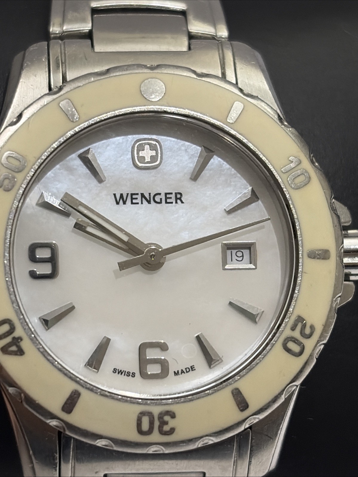 Wenger Swiss Military Women Silver Dial Quartz 100m Dive Watch W/ New Battery!