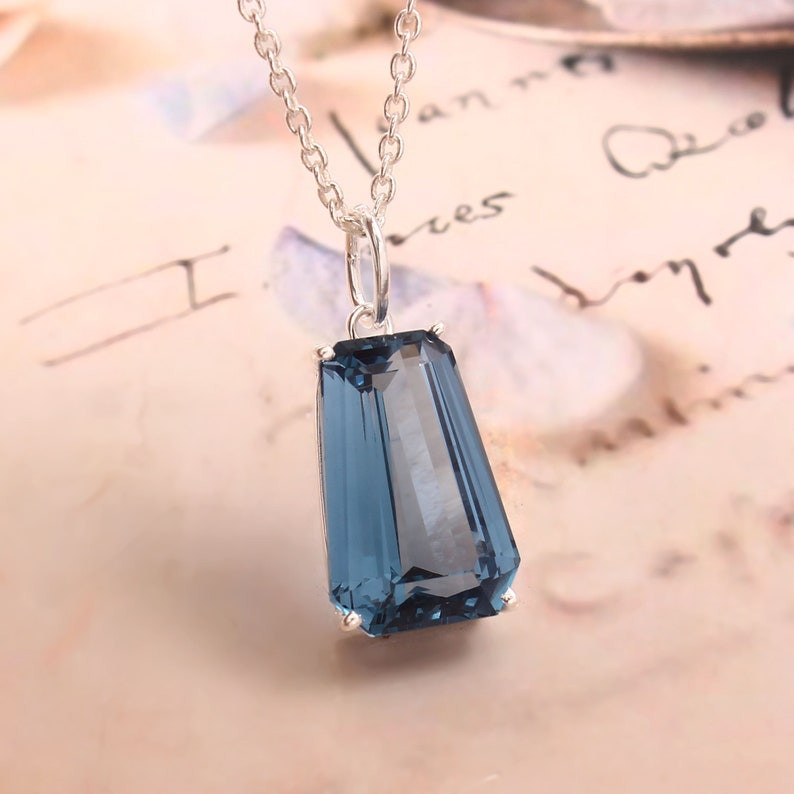 Natural 50 CT Color Change Alexandrite GIE Certified Gemstone Pendant 925 Silver