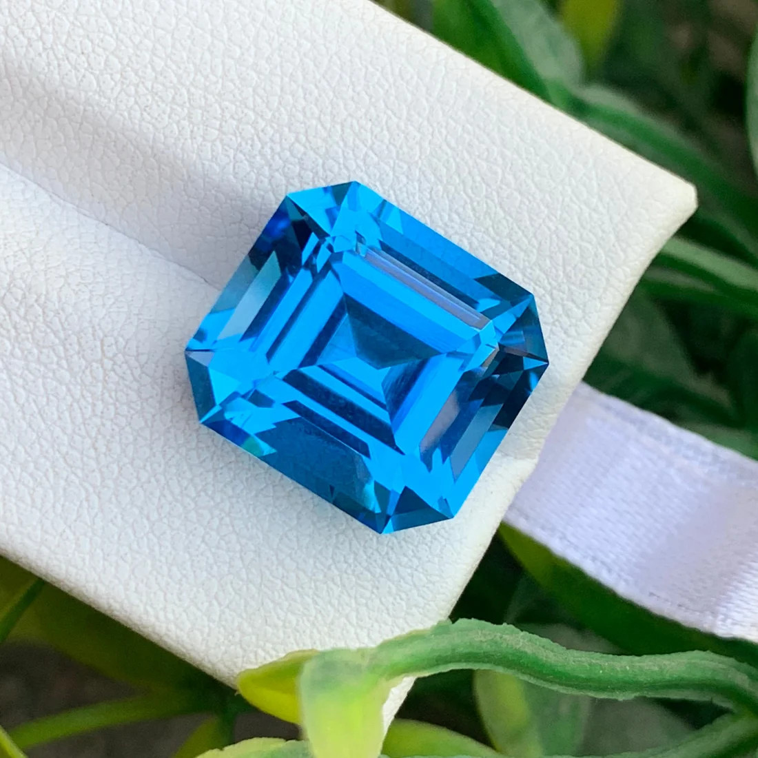 16.70carat Natural Electric Swiss Blue Topaz With emerald cut origin from Afric