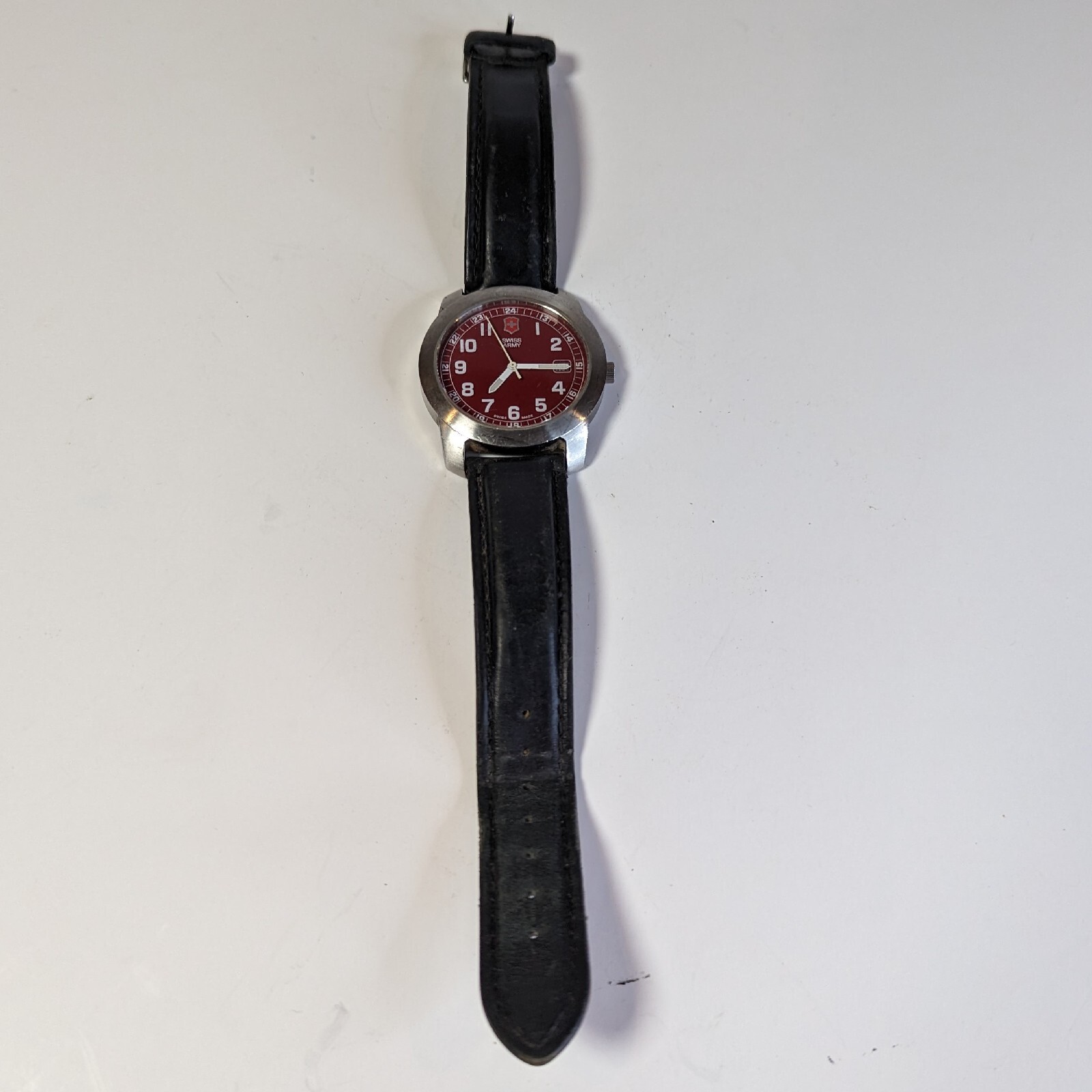Victorinox Swiss Army Garrison Field Watch Red Dial 241083 Need New Battery