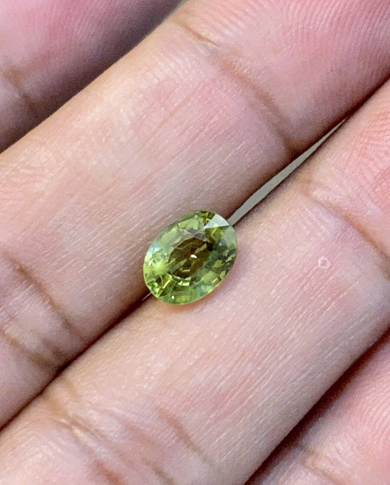1.88CTS Green Sapphire very good cut, Oval shape