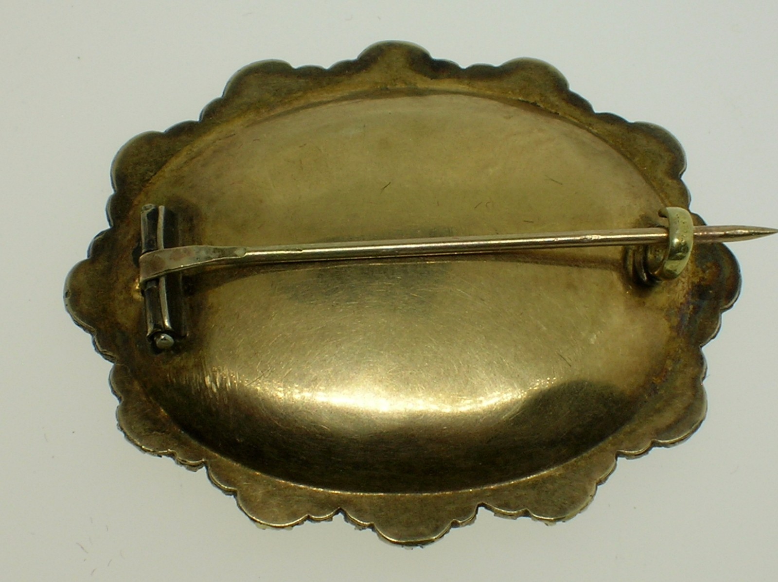 VICTORIAN GOLD MOURNING BROOCH W/PEARLS AND BRAIDED HAIR – 41.2 MM – 17.27 GRAMS