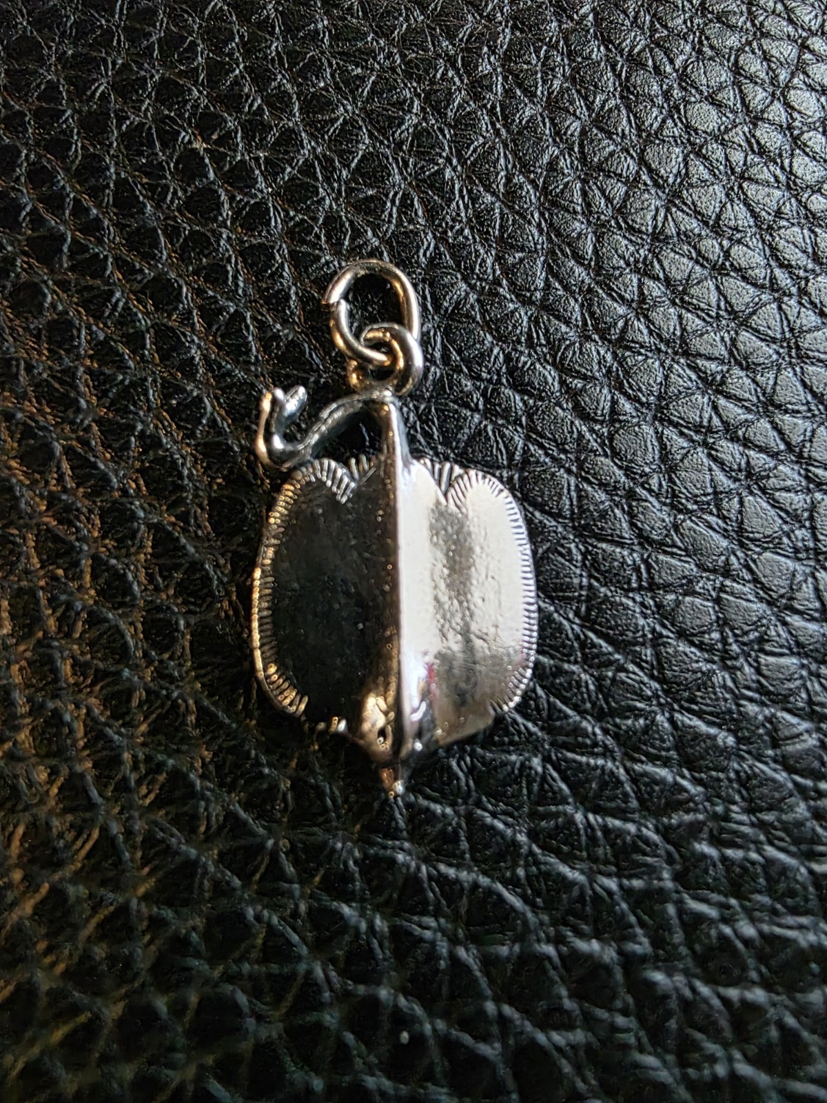 Vintage Stingray Charm Kinney Silver Tone Pendant 3/4″