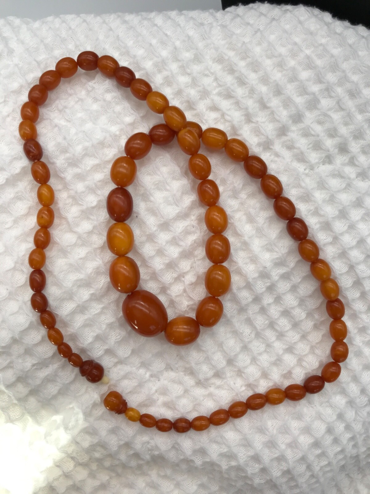 Vintage BUTTERSCOTCH BALTIC AMBER NECKLACE 26″ graduated beads 27g – Exquisite!