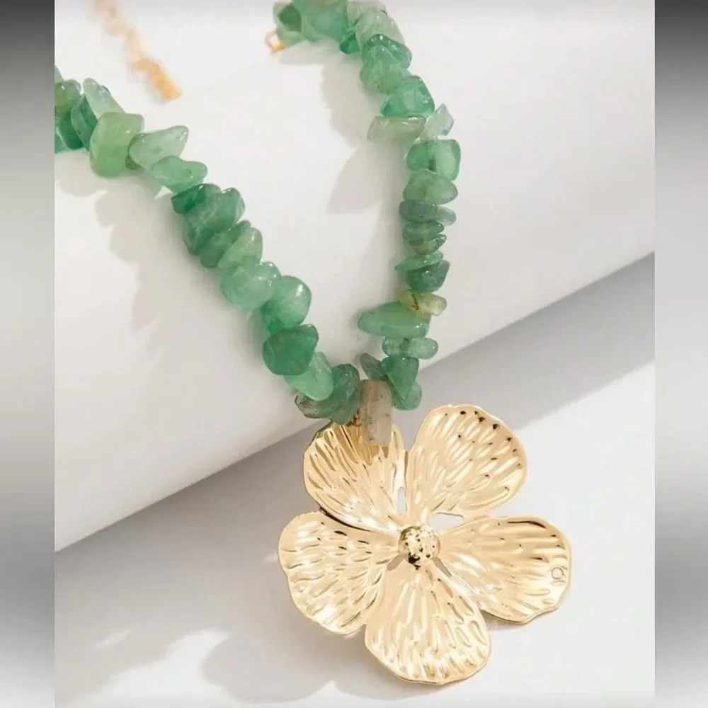 Elegant Green Stone Necklace