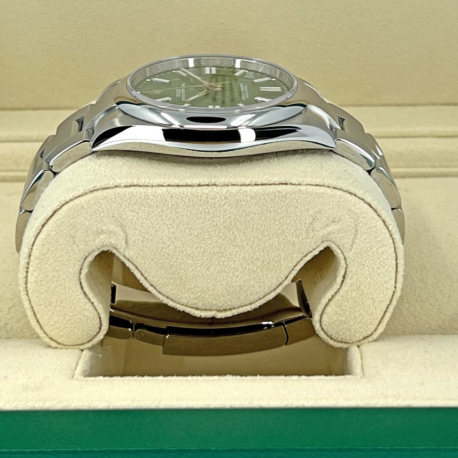 Rolex Oyster Perpetual 41, Green, Ref# 124300-0005, Unworn Complete 2023