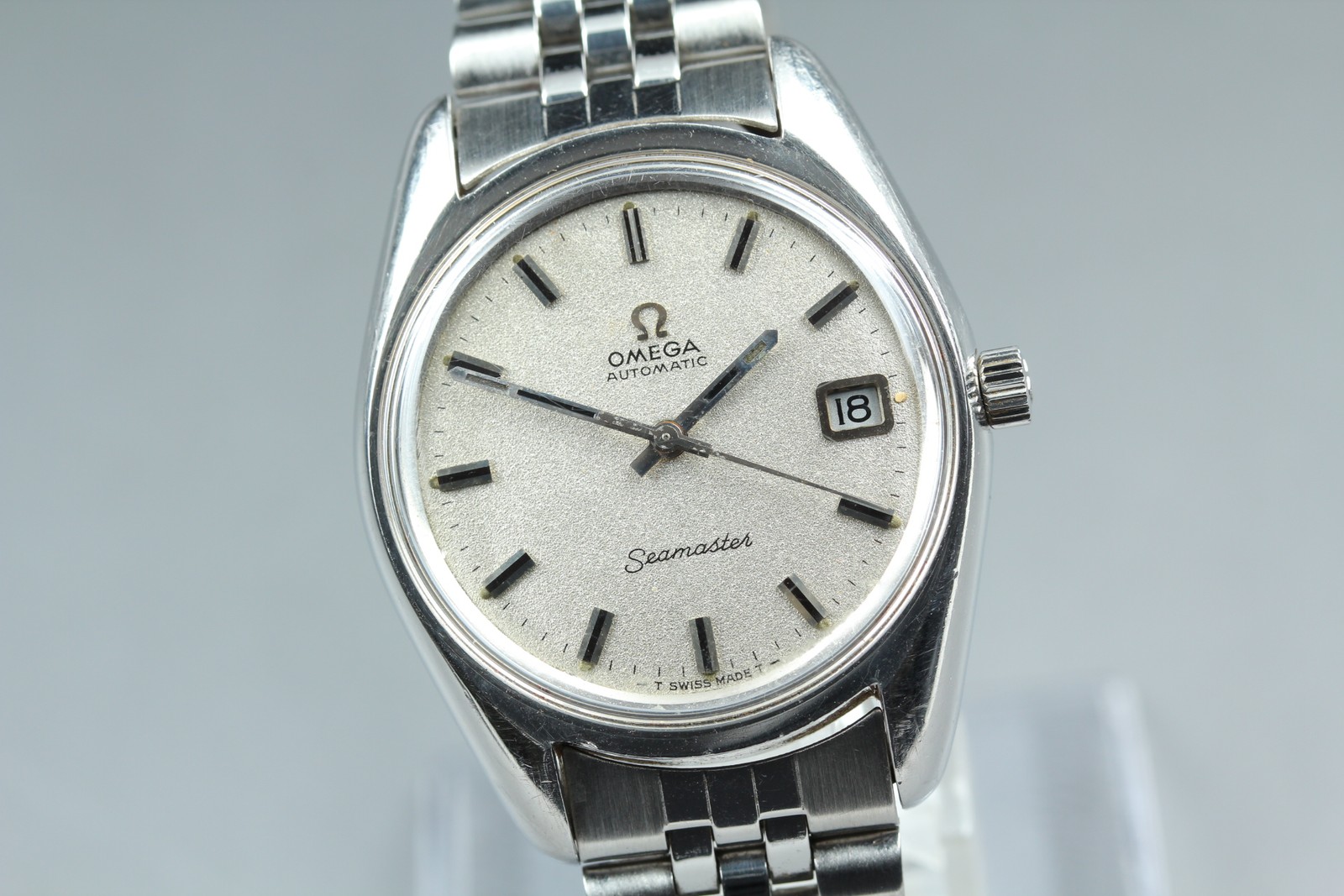 1970 Near MINT OMEGA Seamaster 35mm 166.067 Automatic Silver Dial Men’s Vintage